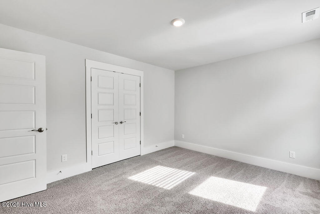 100562289 | Photo 28