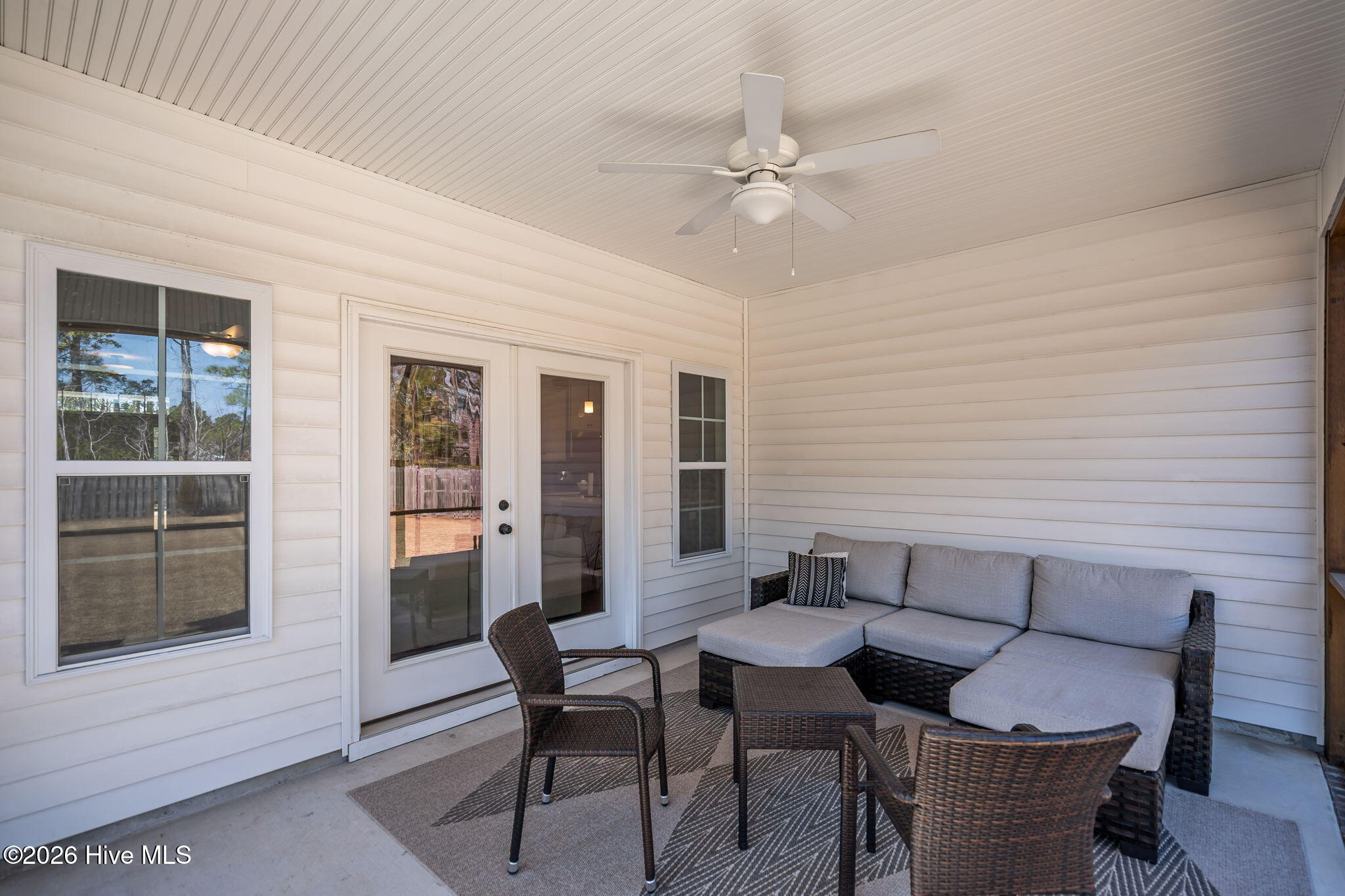 100567141 | Photo 33