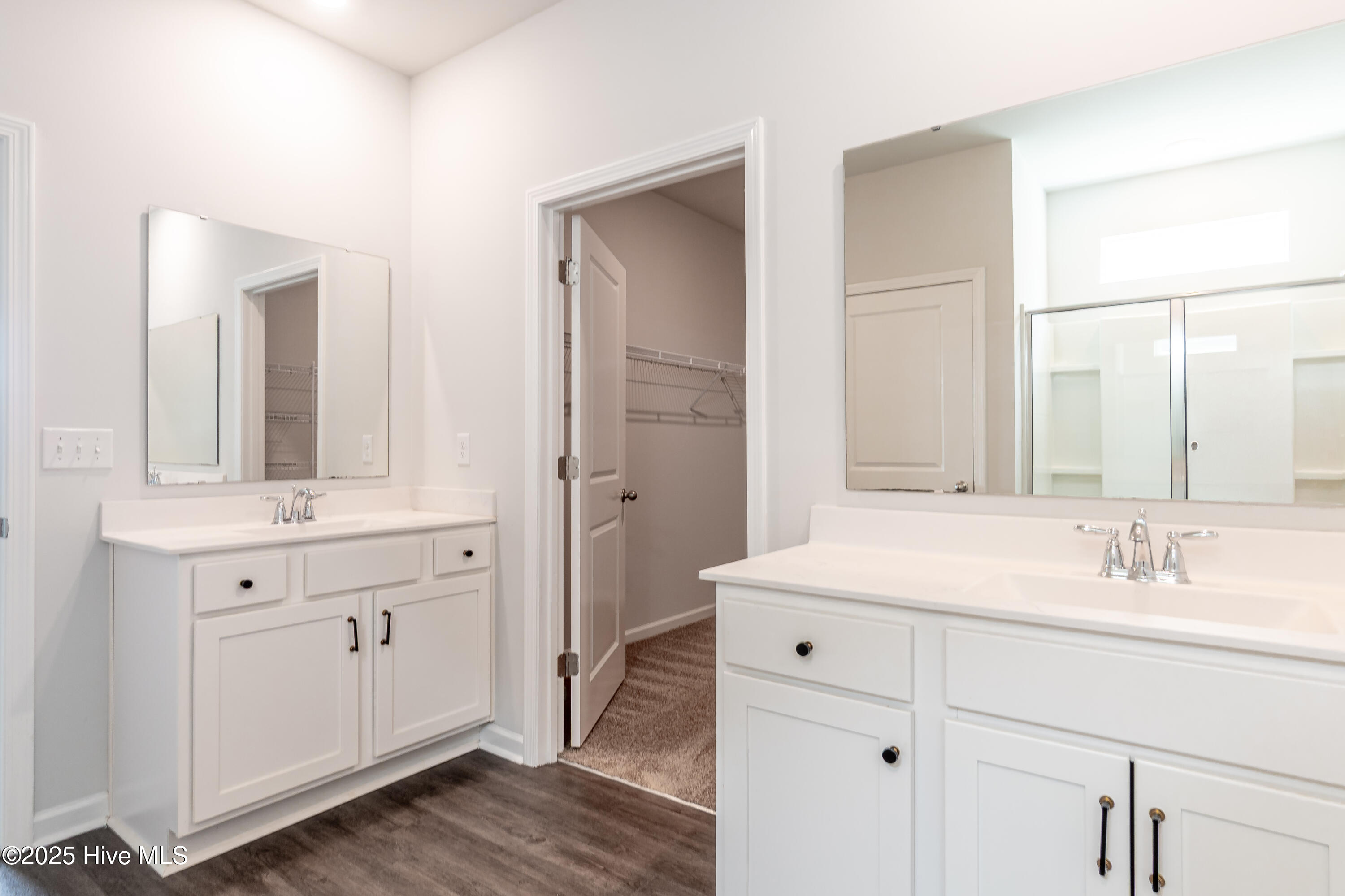 100526053 | Photo 34