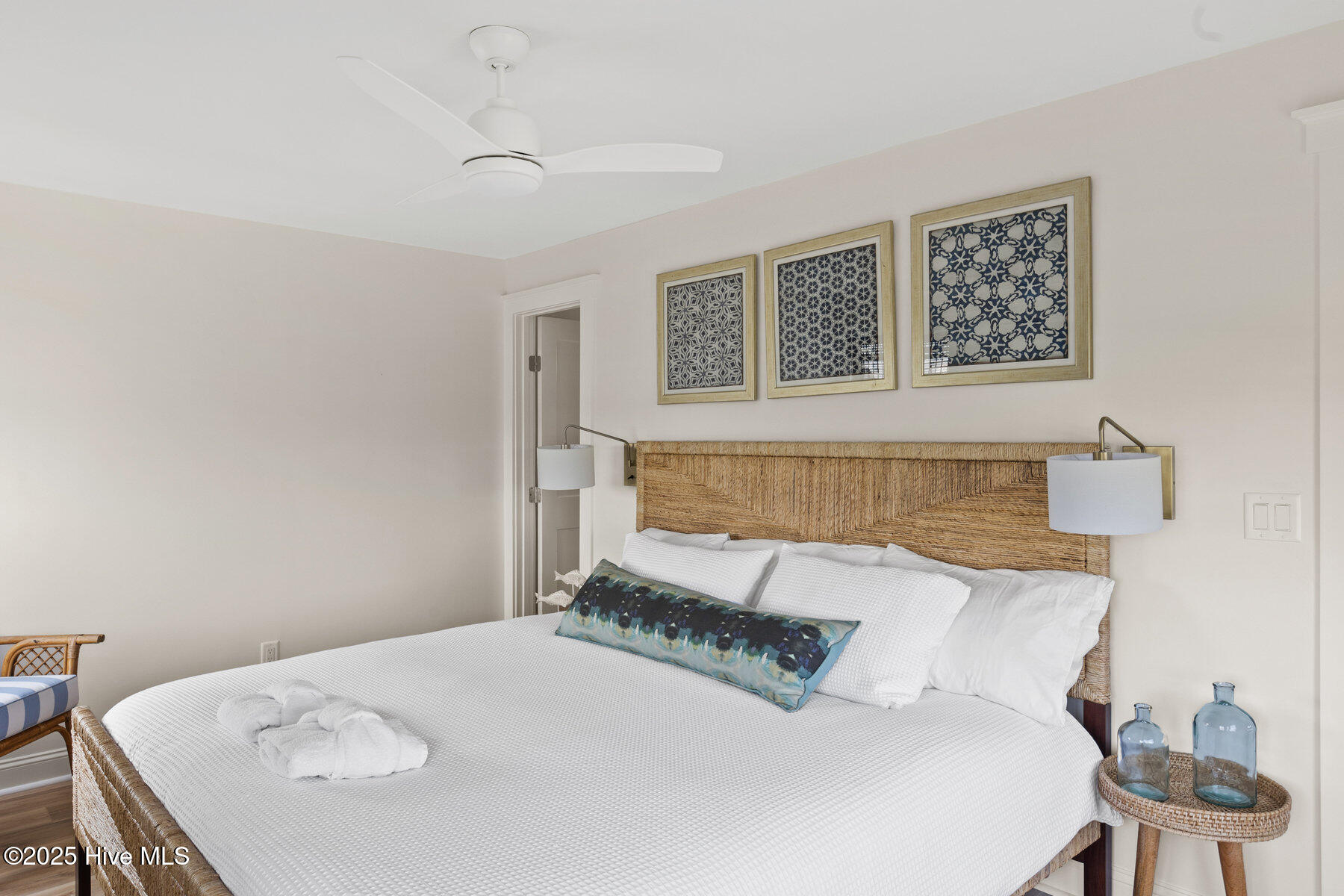 100540785 | Photo 24