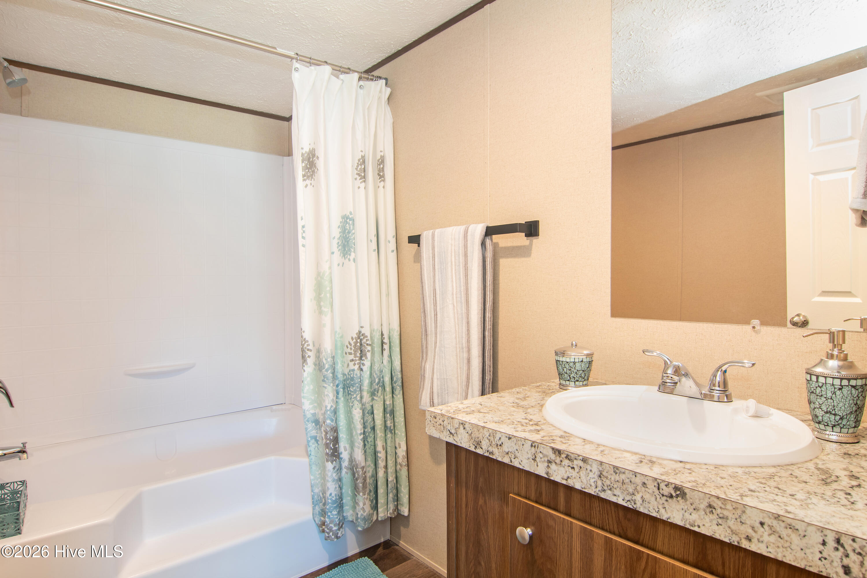 100563210 | Photo 19