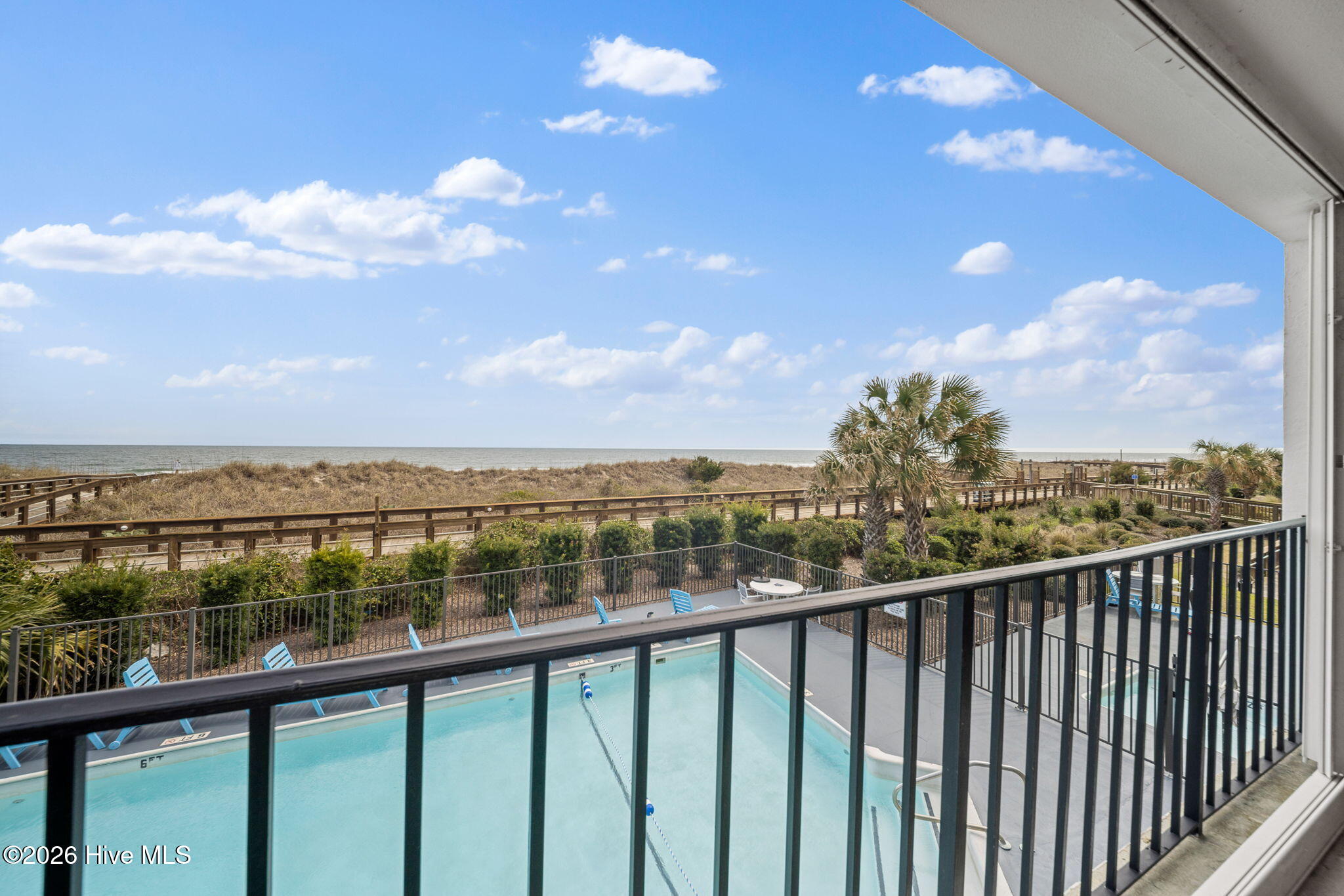 100561772 | Photo 21