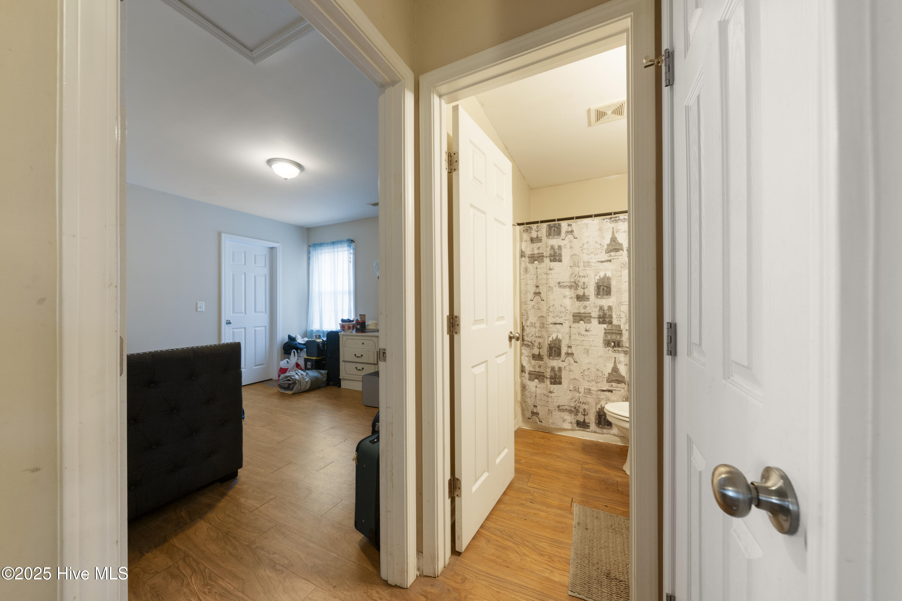 100535915 | Photo 17