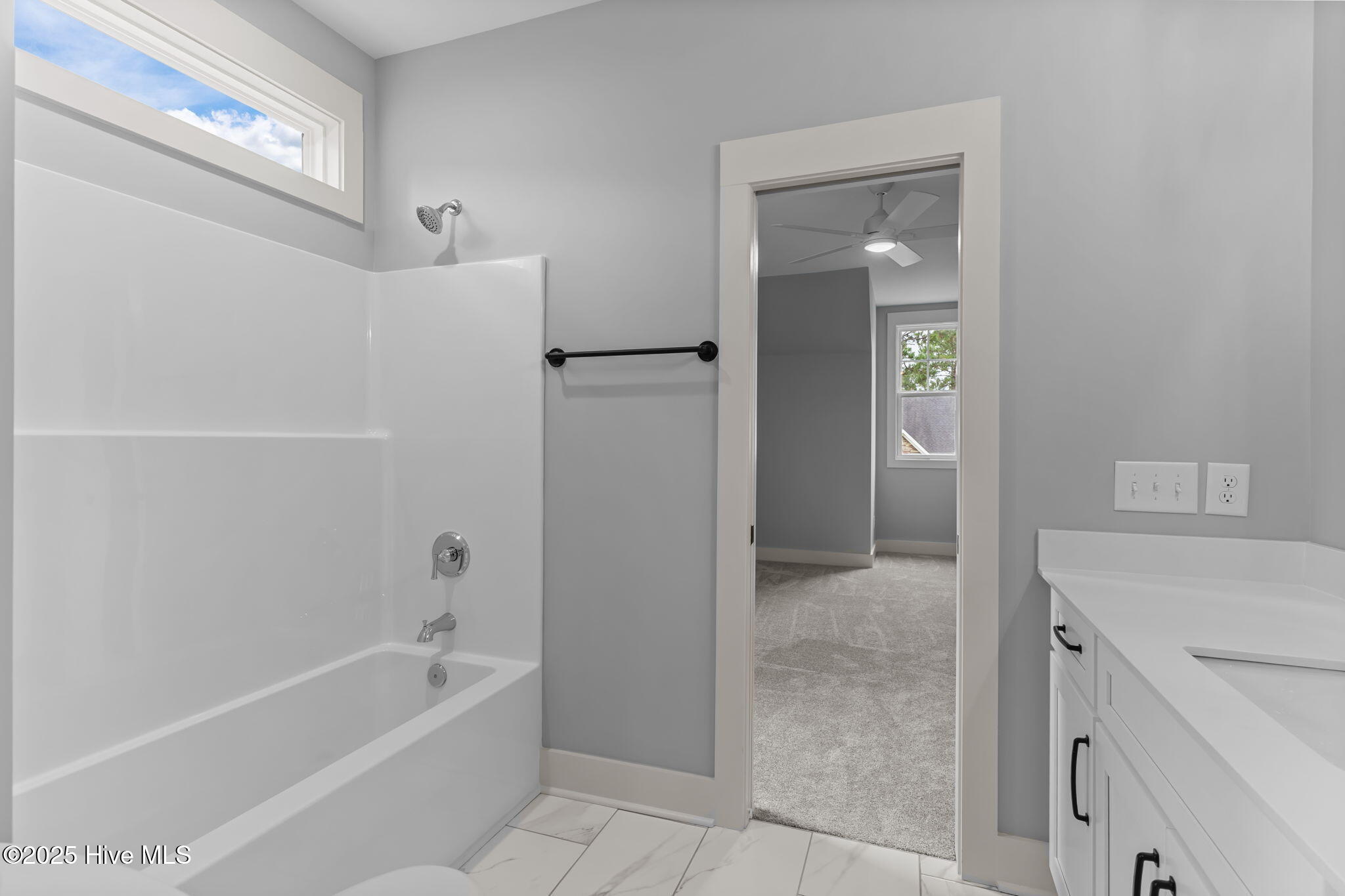 100525046 | Photo 37