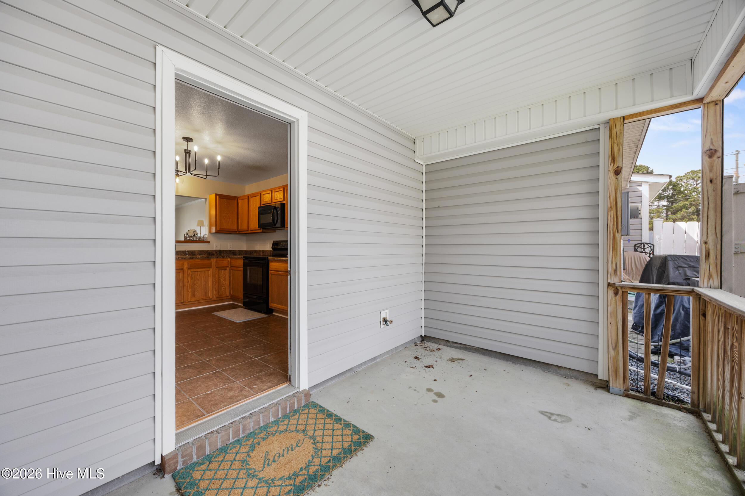 100552450 | Photo 25