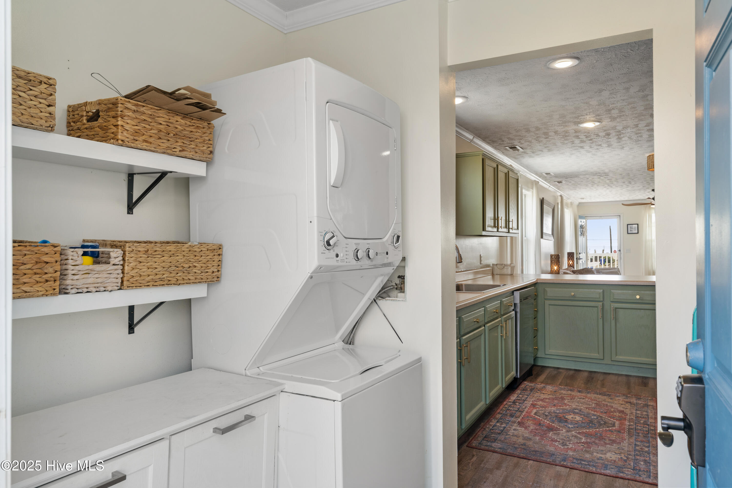 100544143 | Photo 13