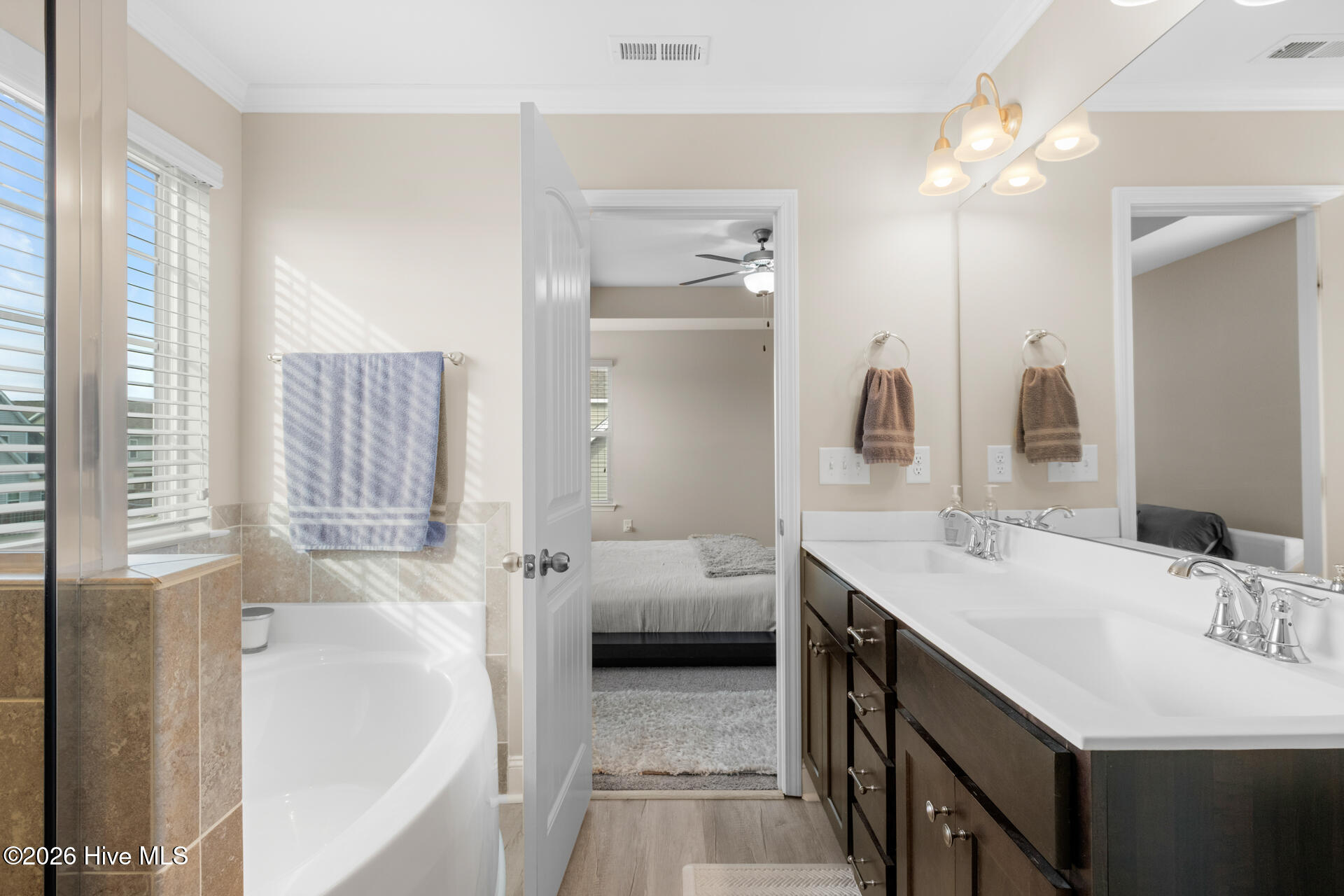 100552909 | Photo 30