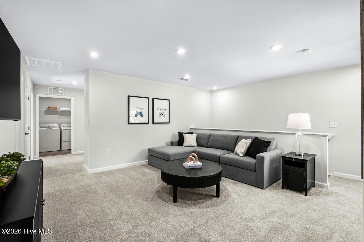 100564045 | Photo 22