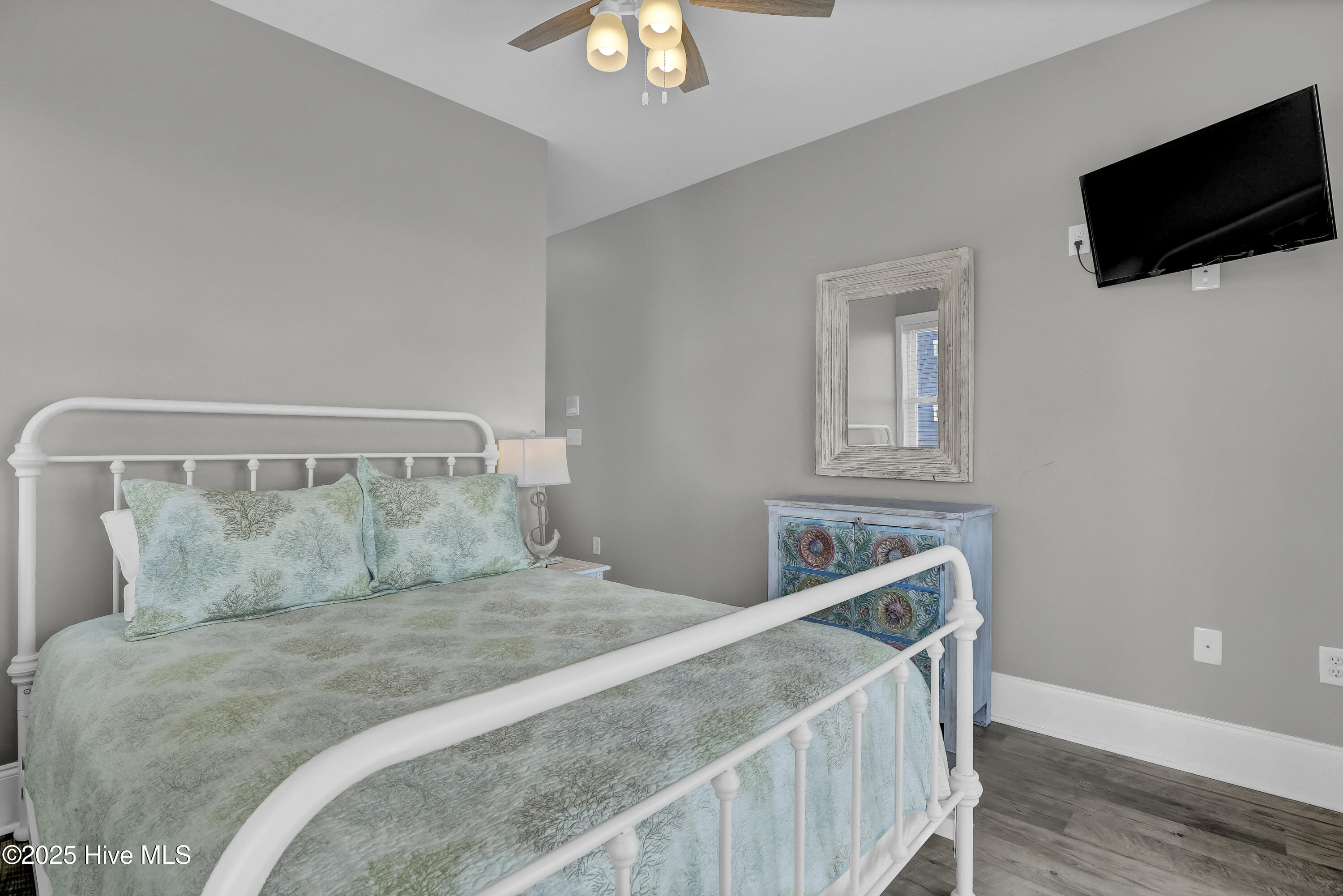 100538324 | Photo 49