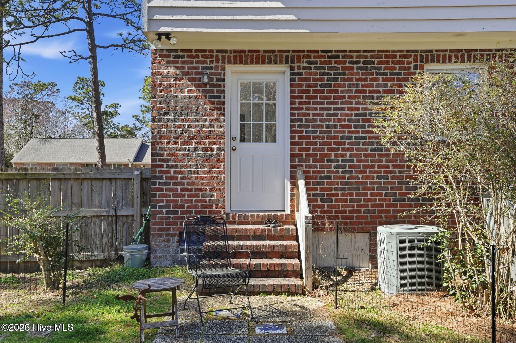 100556511 | Photo 63