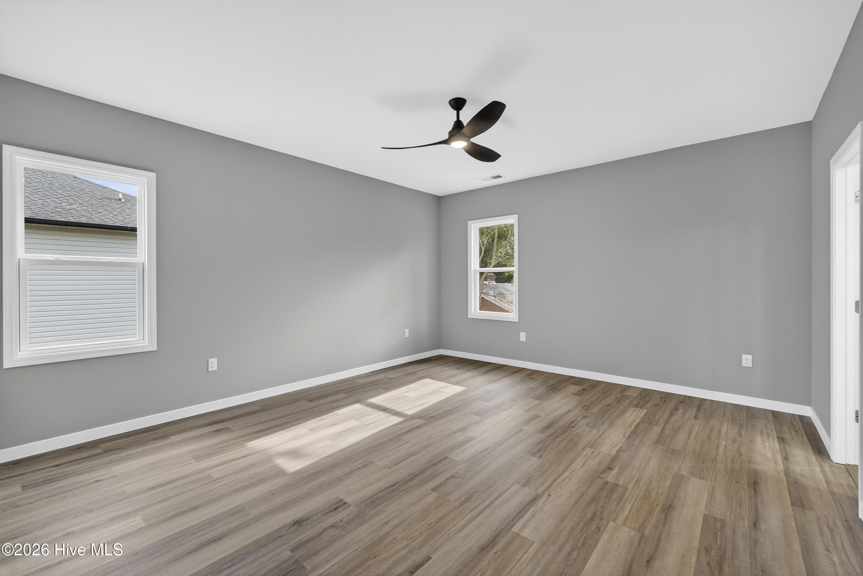 100548681 | Photo 21