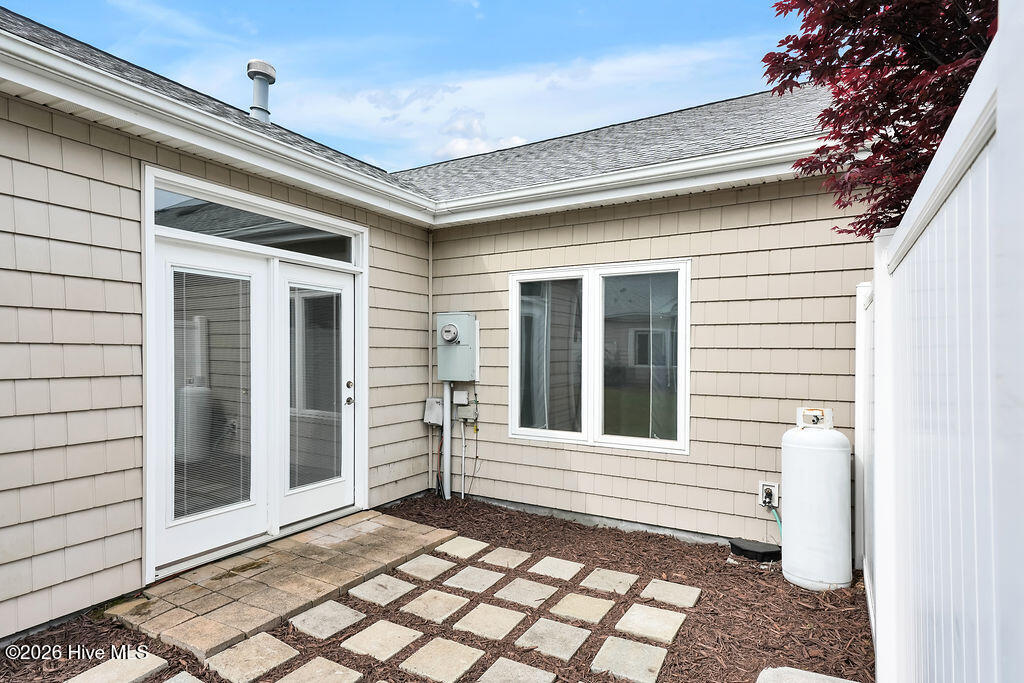 100565781 | Photo 30