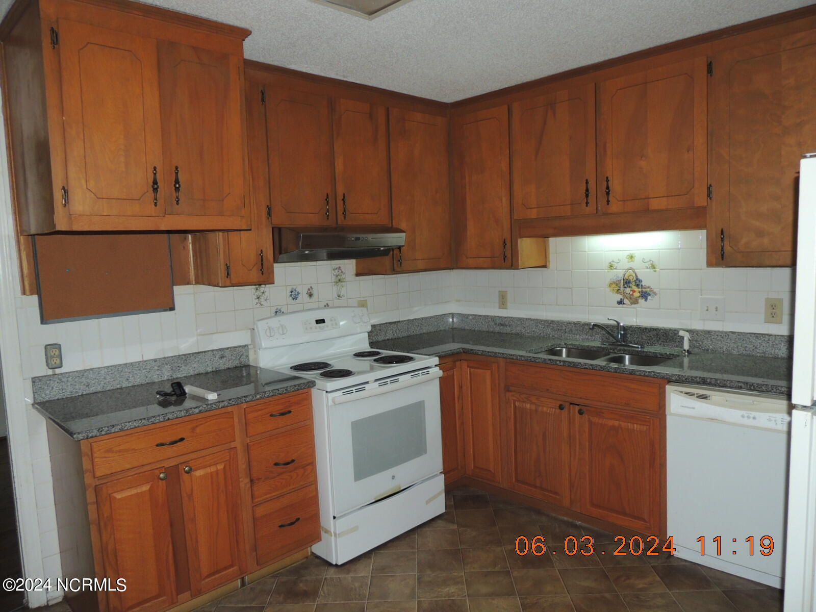 100450812 | Photo 10