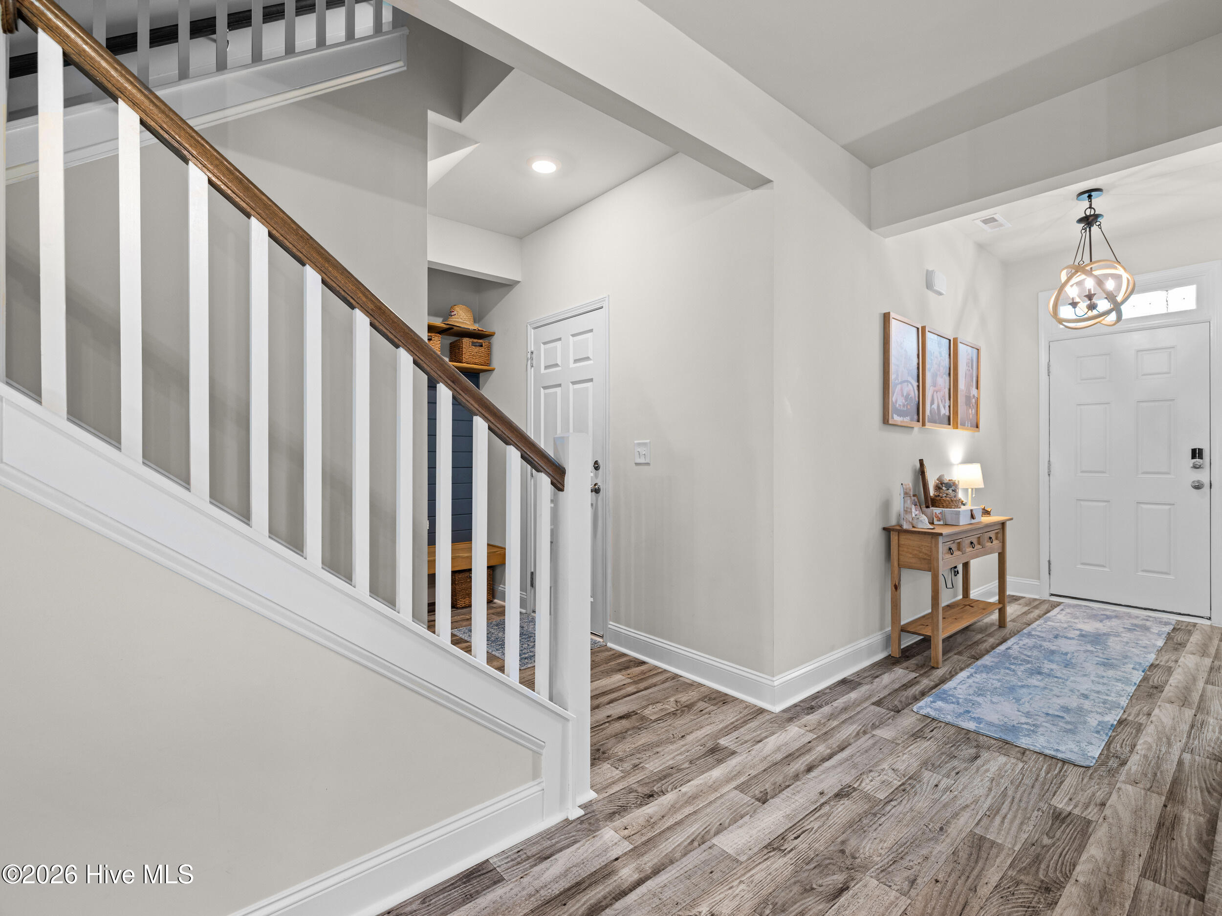 100565919 | Photo 45