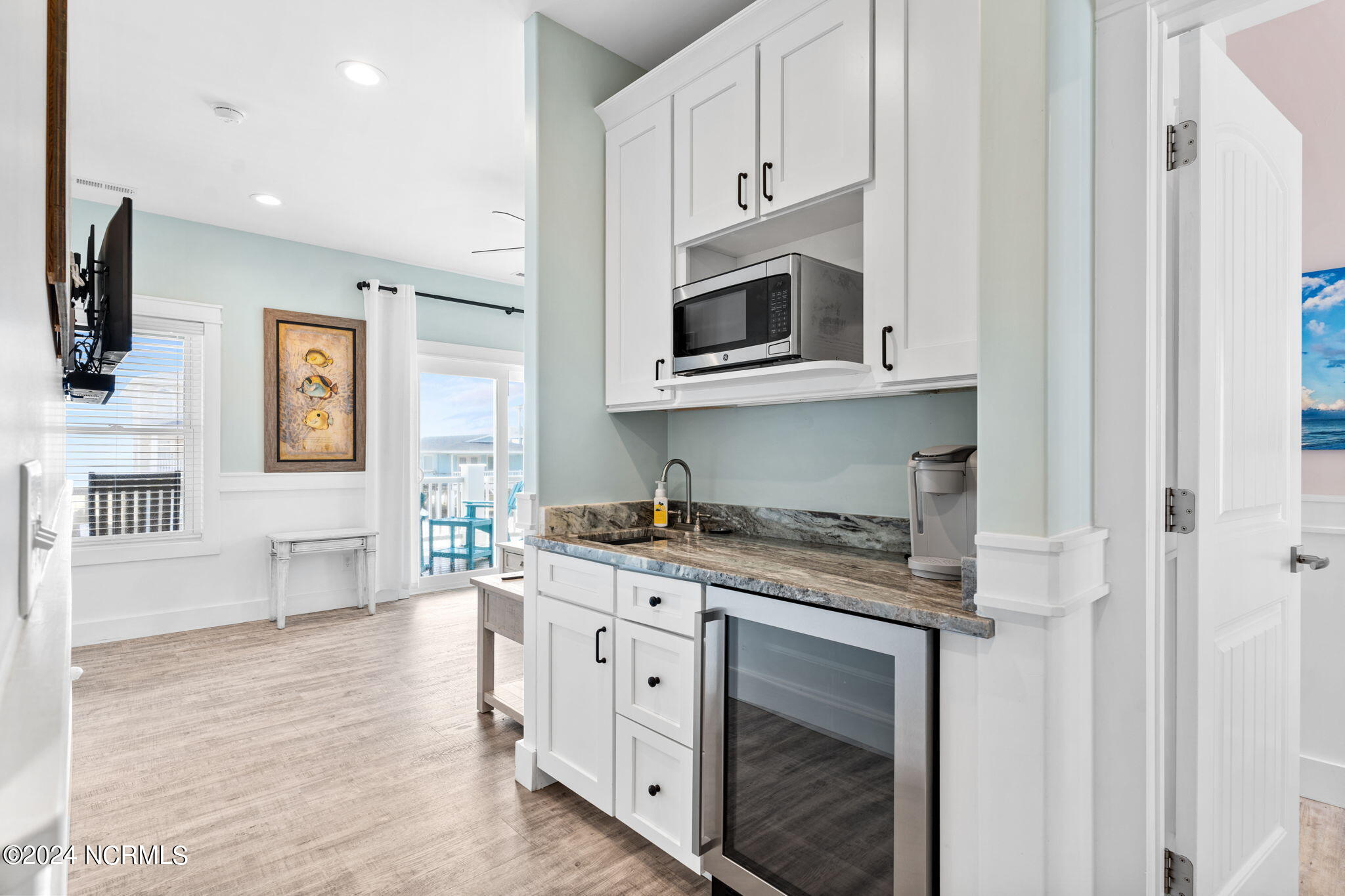 445 E Third Street, Ocean Isle Beach, NC 28469 – photo 12: kahunaphoto.com (1 of 23)