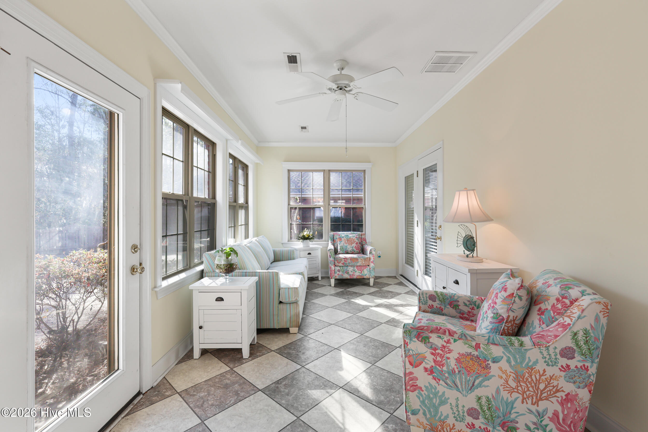 100539179 | Photo 28