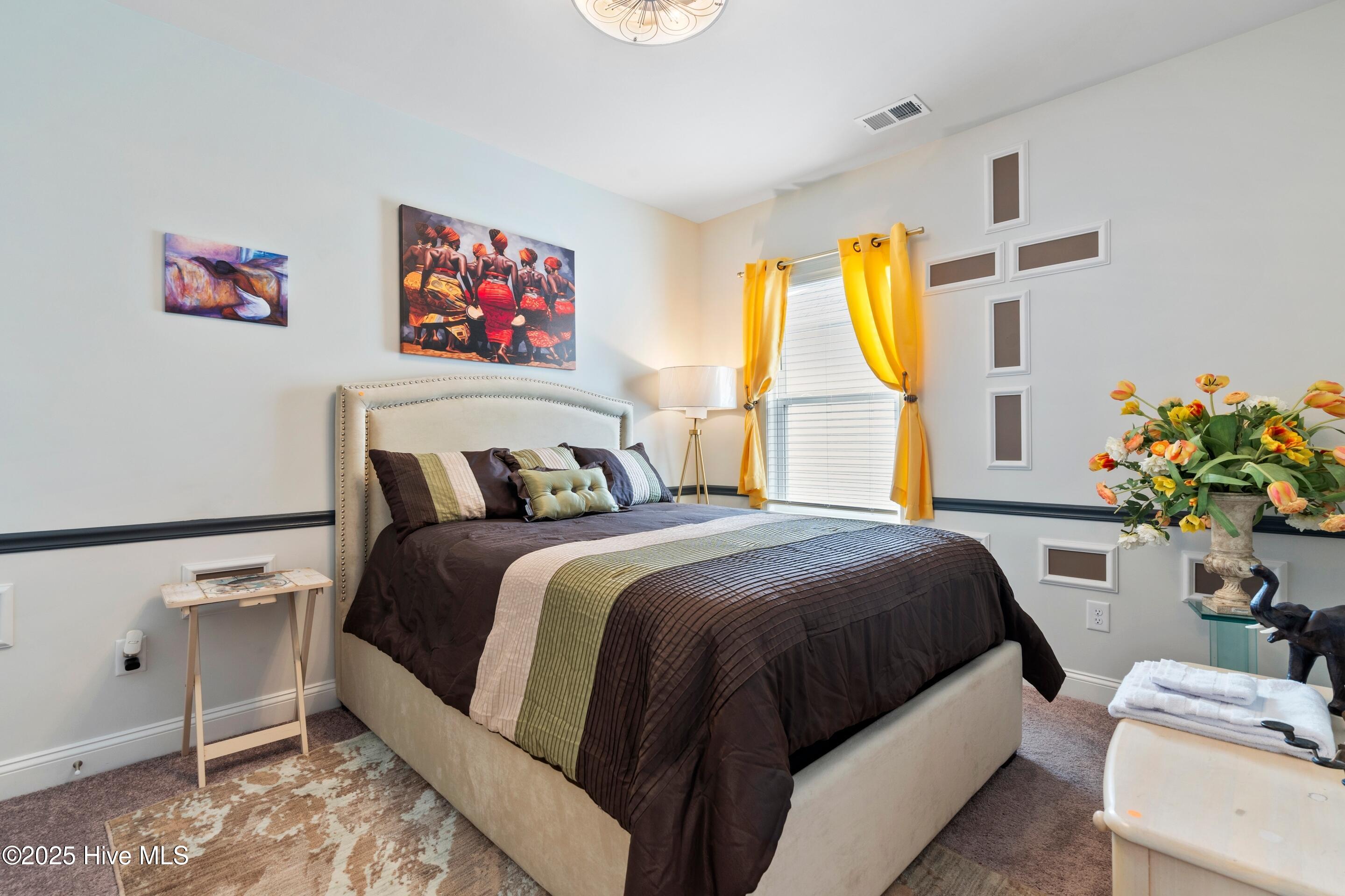 100543929 | Photo 33