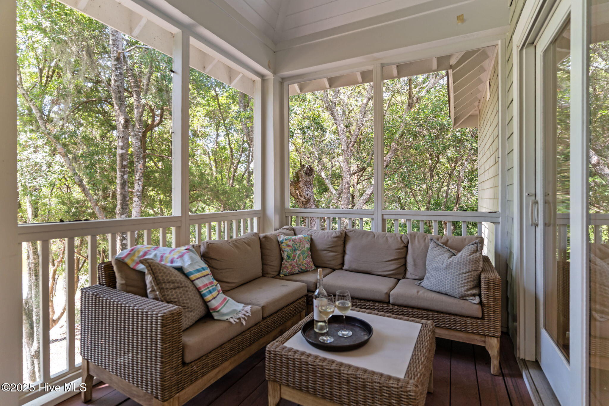 100526734 | Photo 28