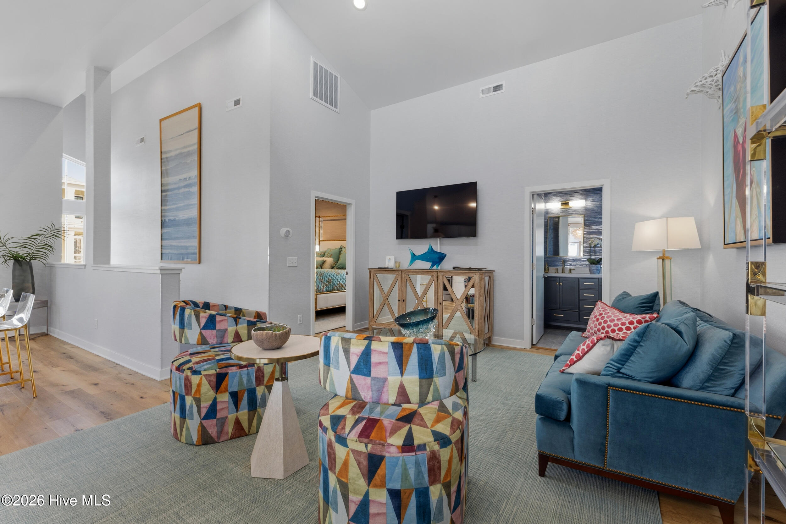 100558032 | Photo 13