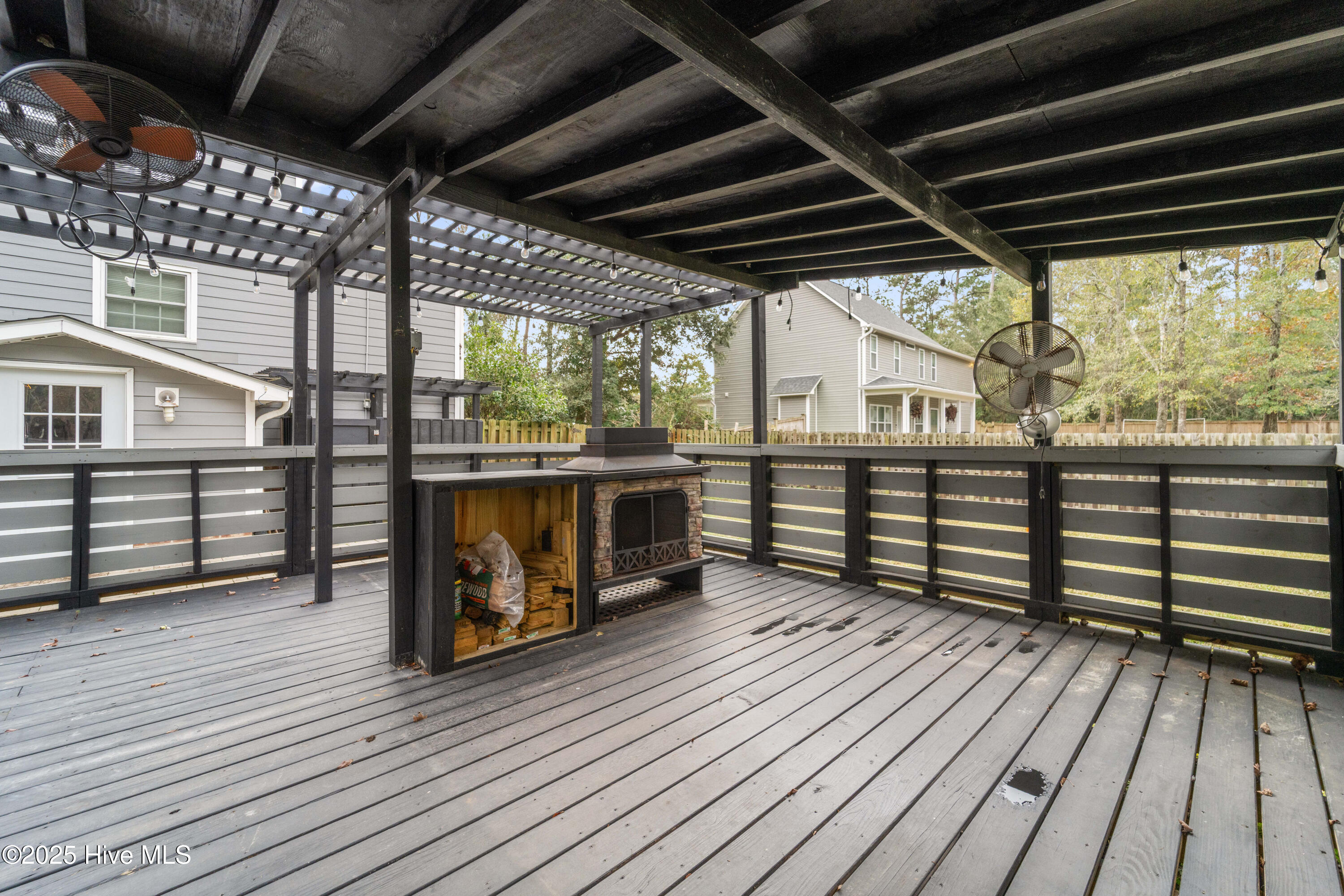 100544127 | Photo 84