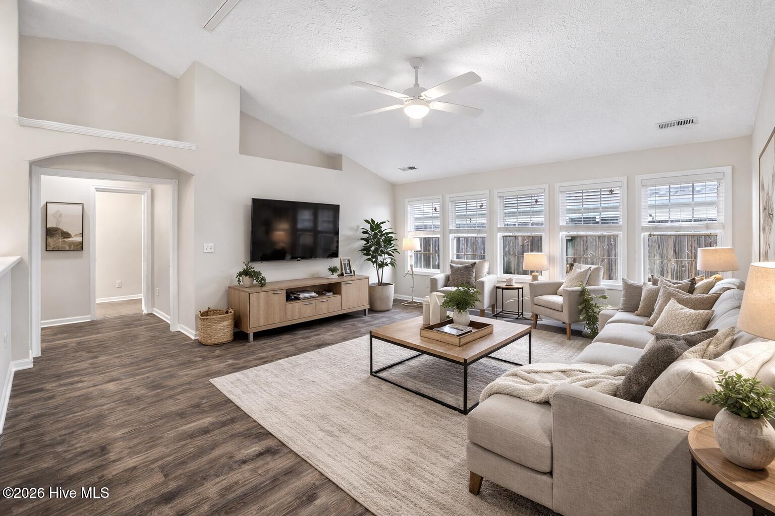 100543269 | Photo 10