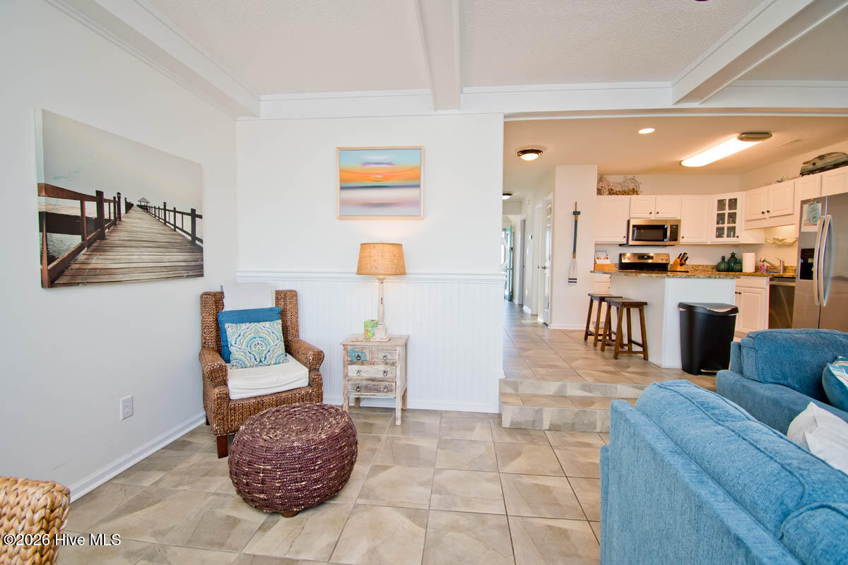 100560265 | Photo 10