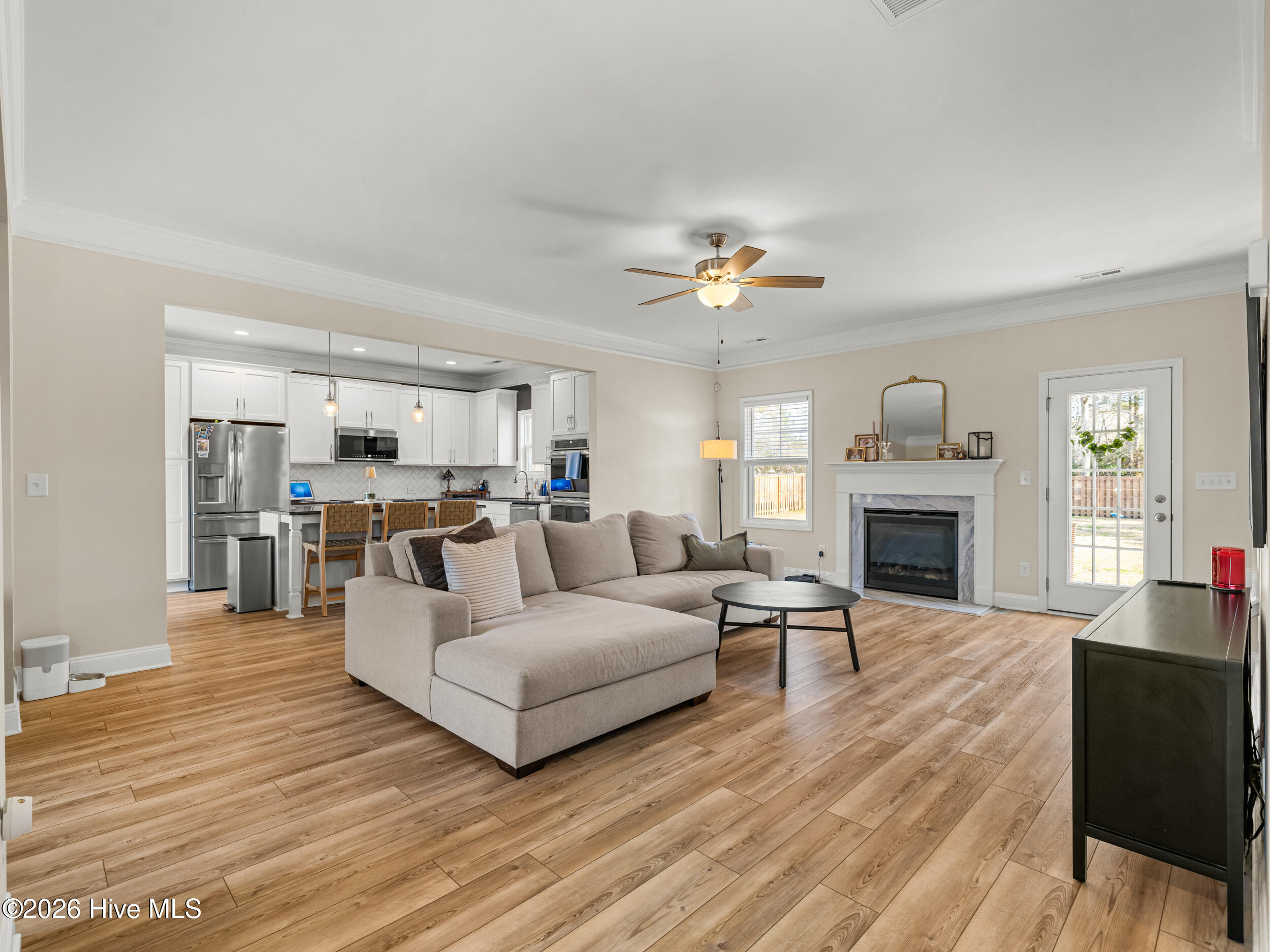 100559684 | Photo 10