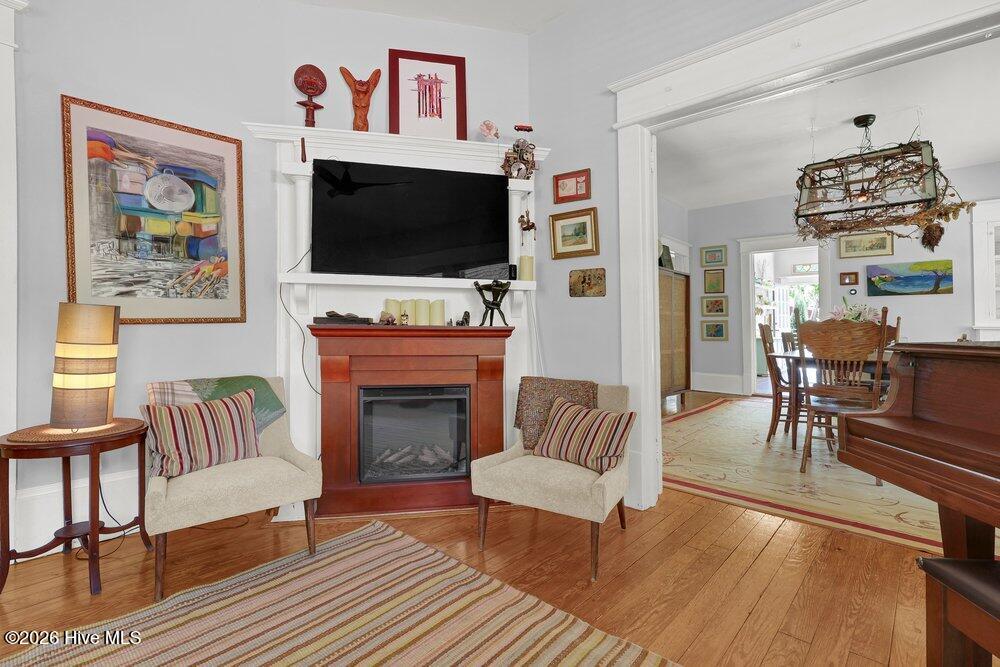 100566675 | Photo 11