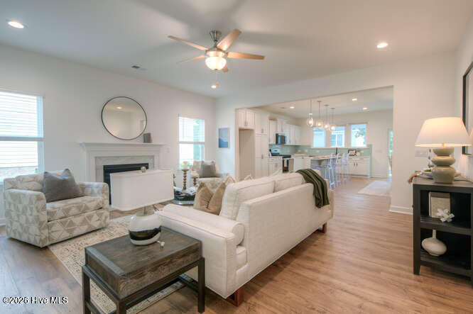 100563707 | Photo 12