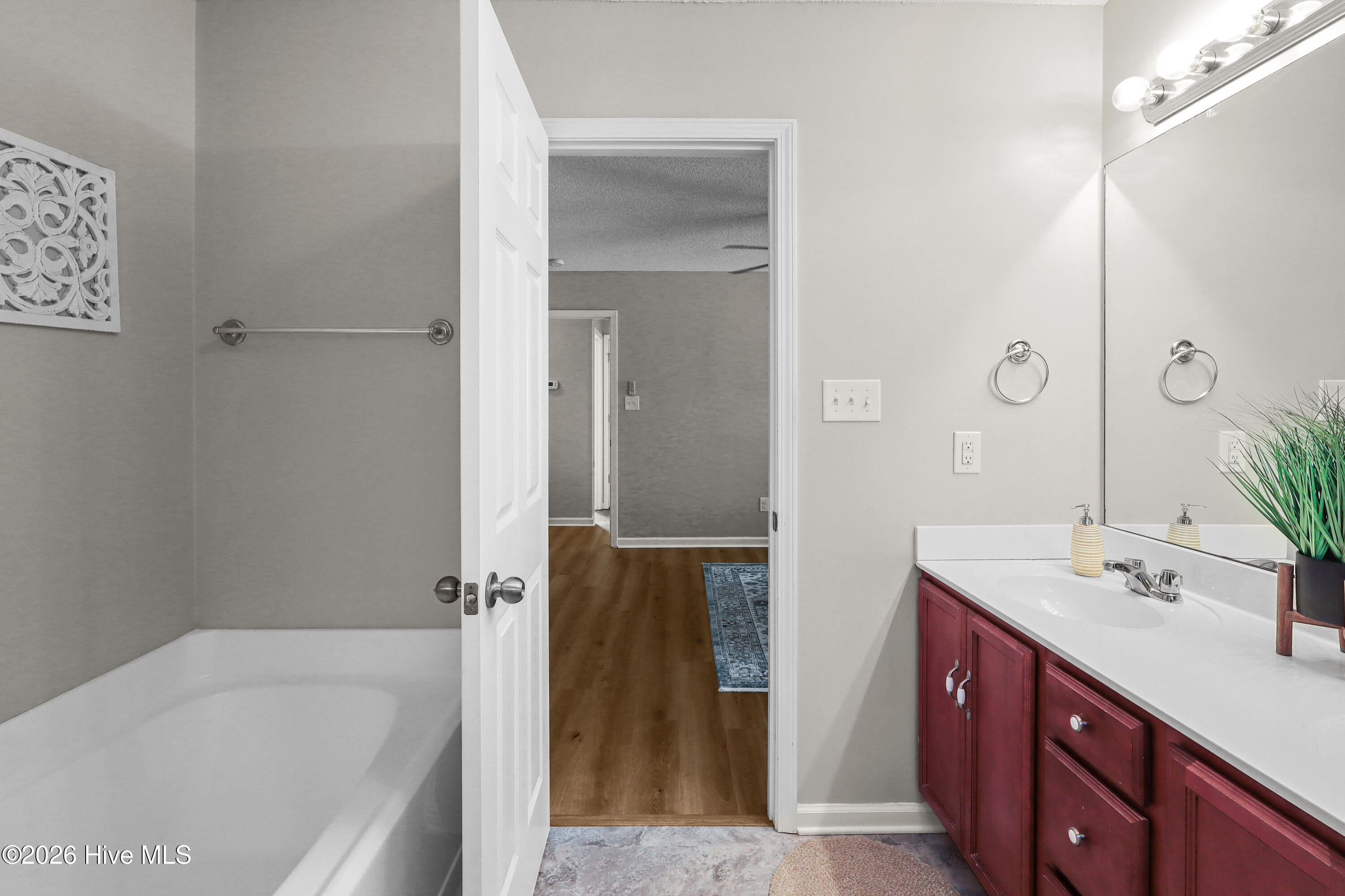 100554505 | Photo 28