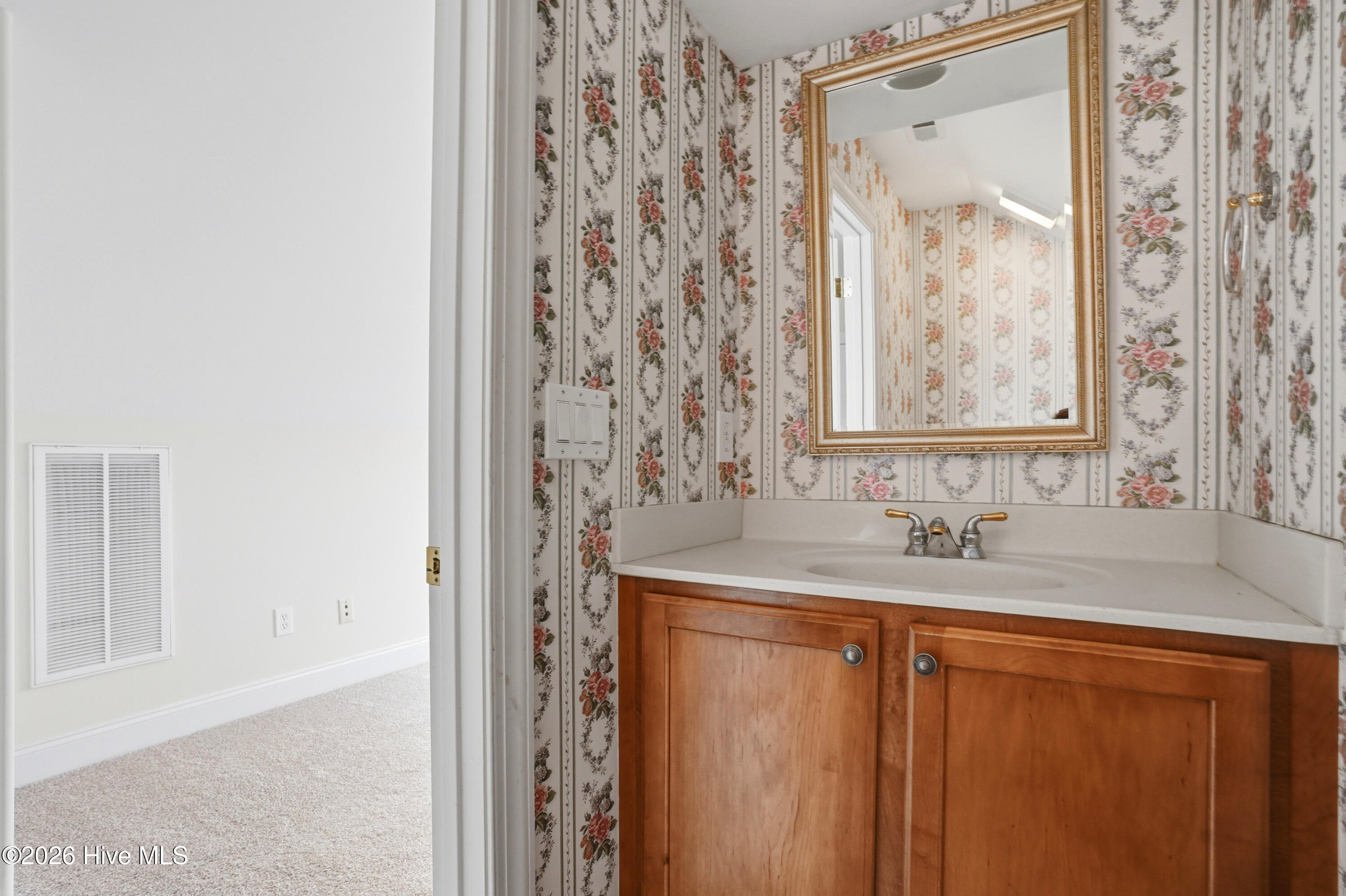 100562677 | Photo 31