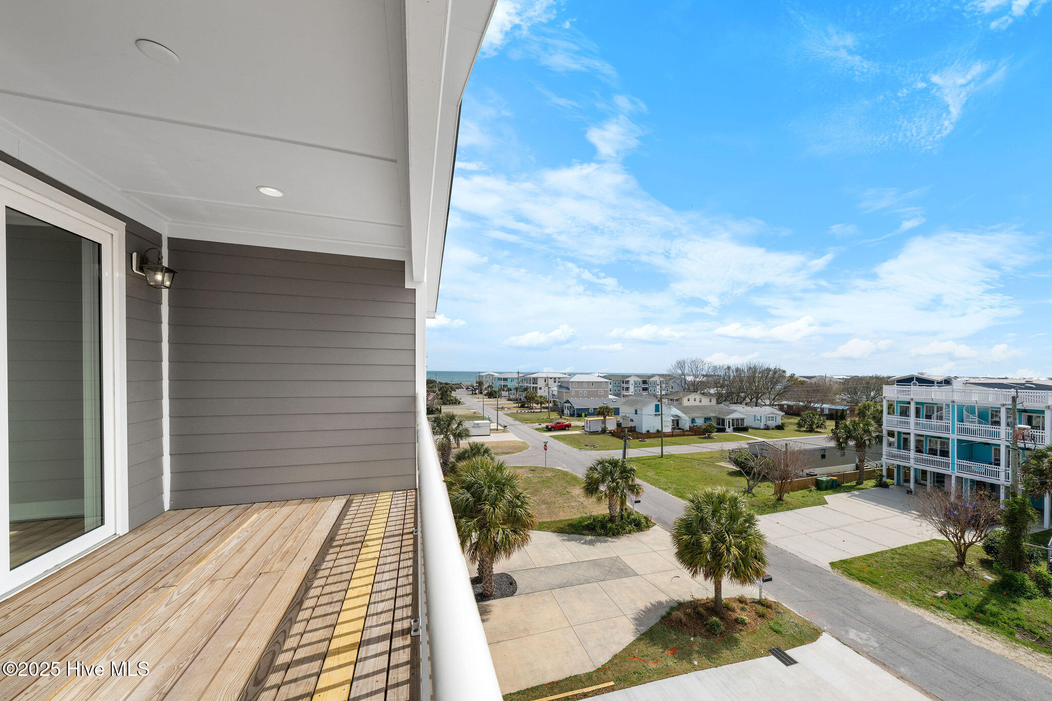 100493859 | Photo 17