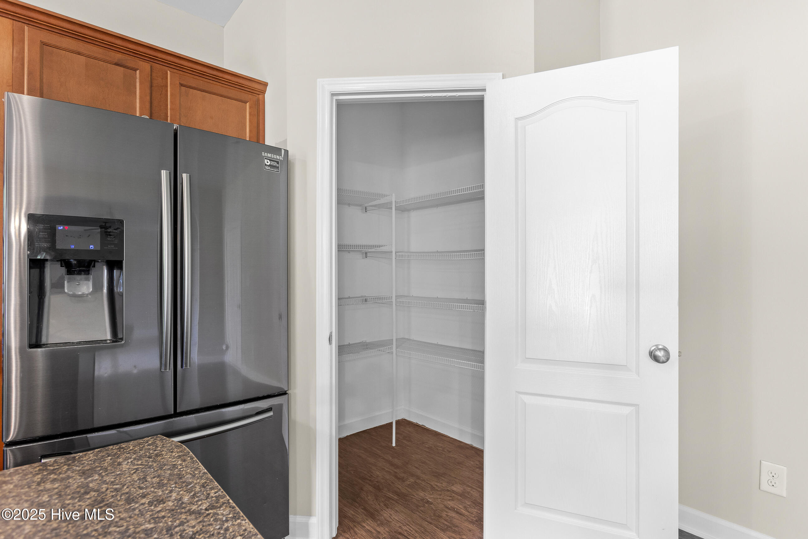 100534668 | Photo 16