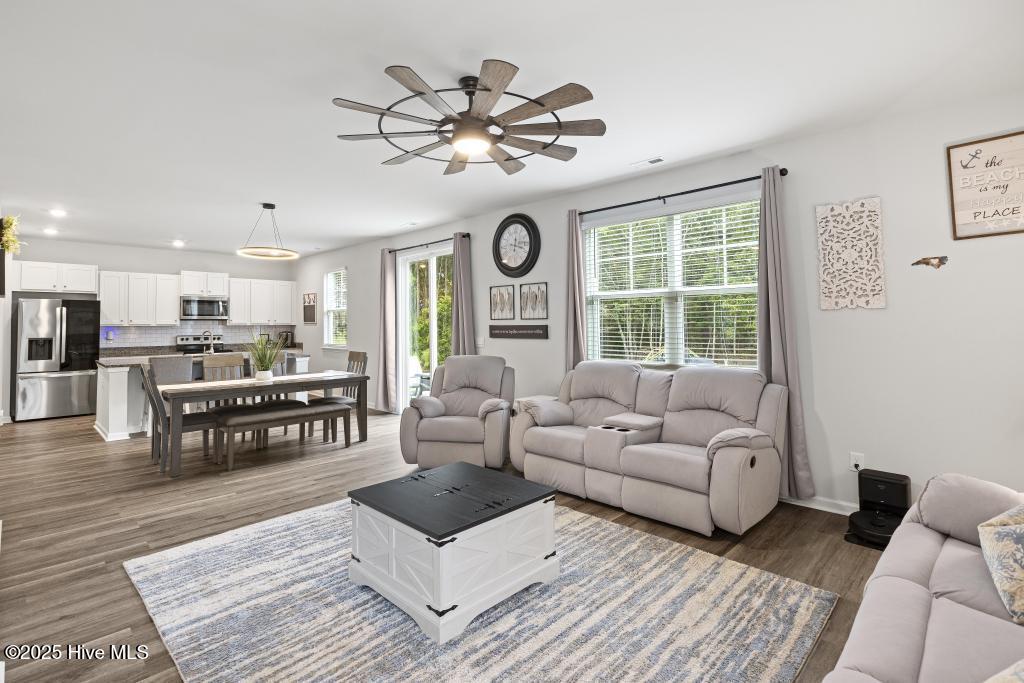 100536703 | Photo 13