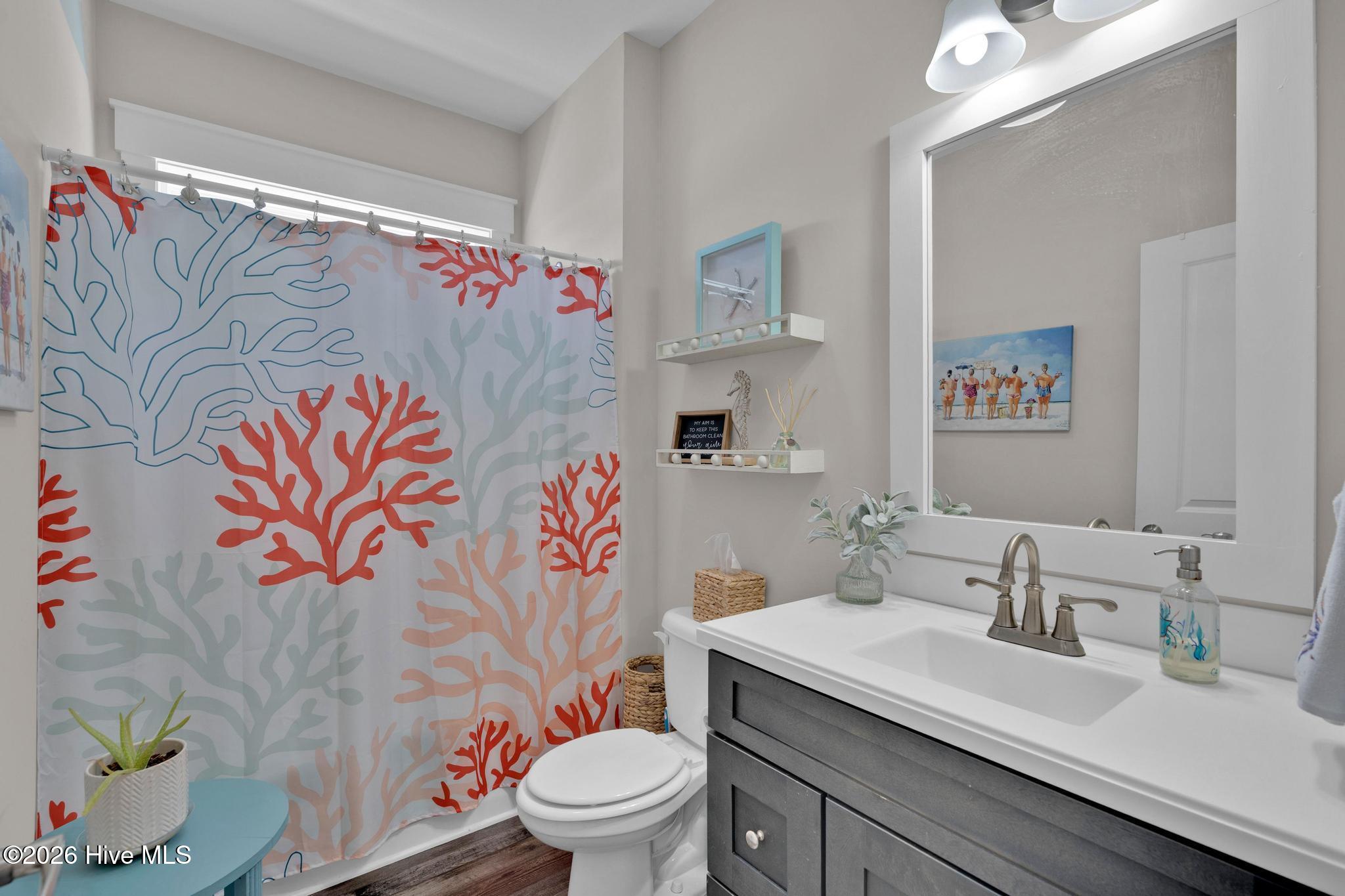 100569220 | Photo 31