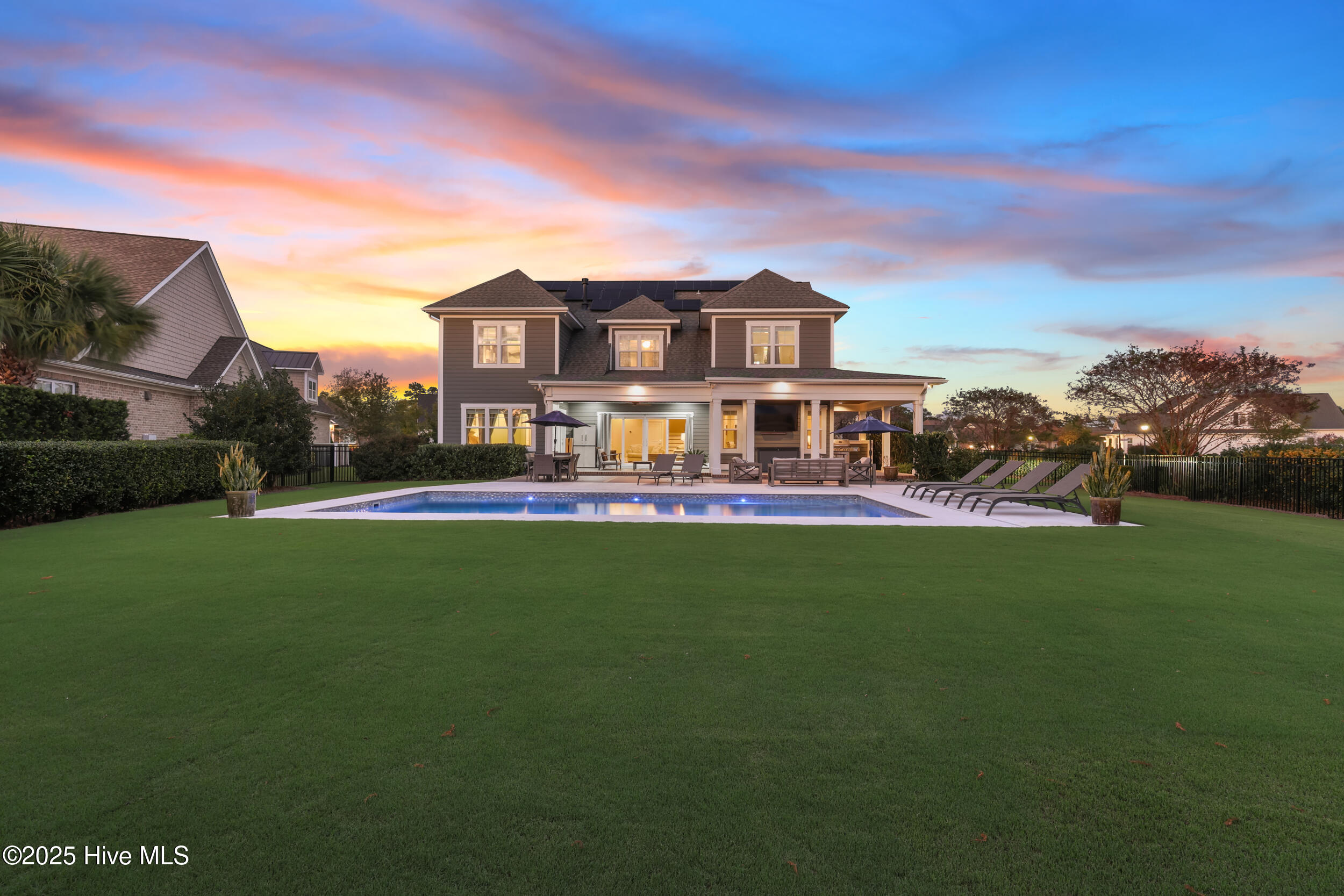 100536655 | Photo 75