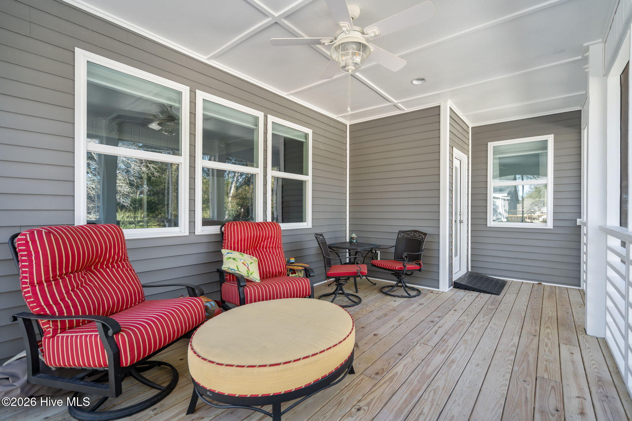 100546966 | Photo 40