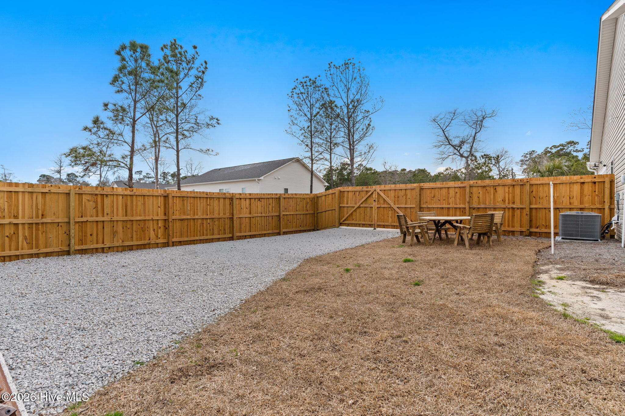 100556728 | Photo 46