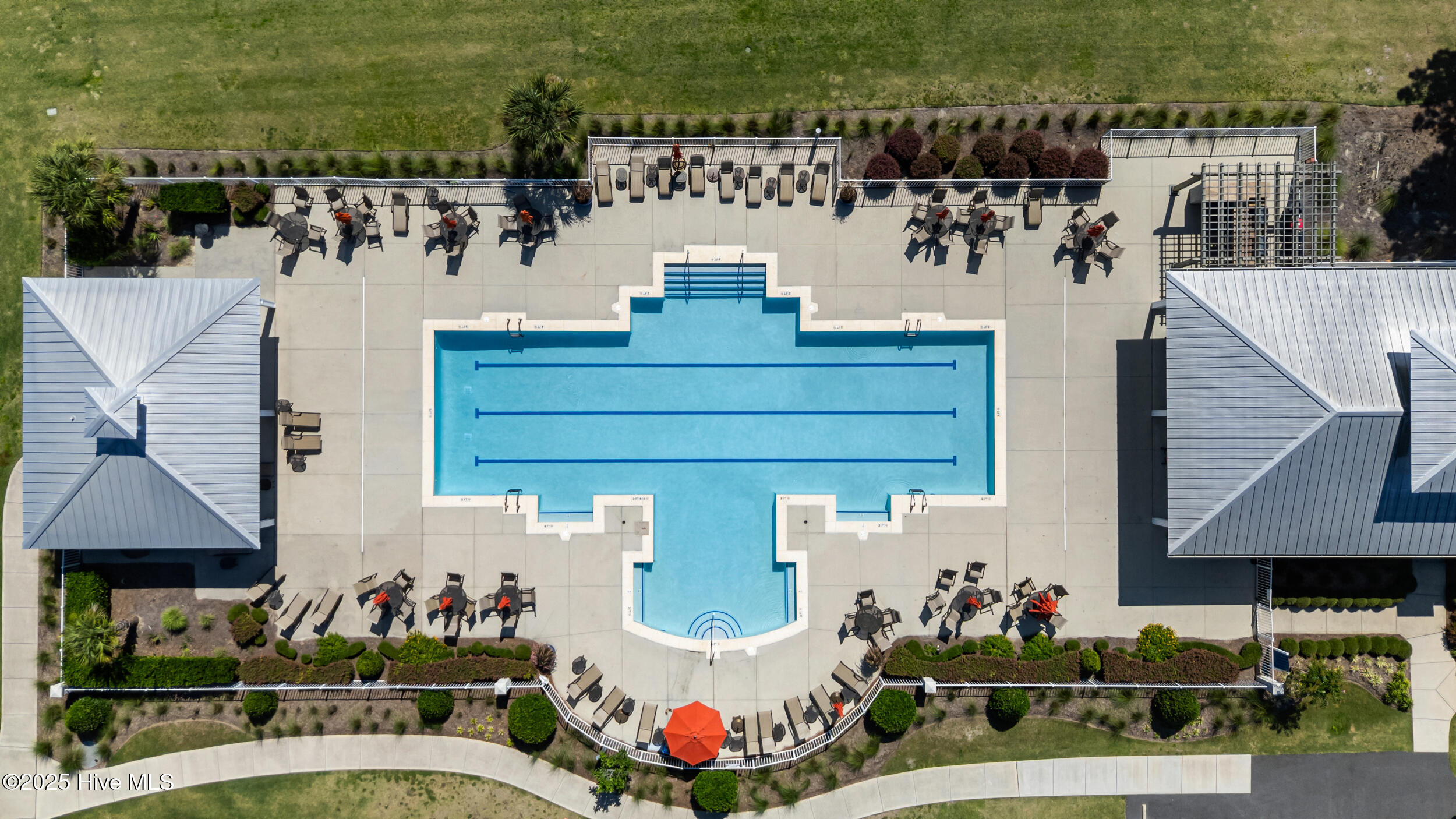 100520337 | Photo 58