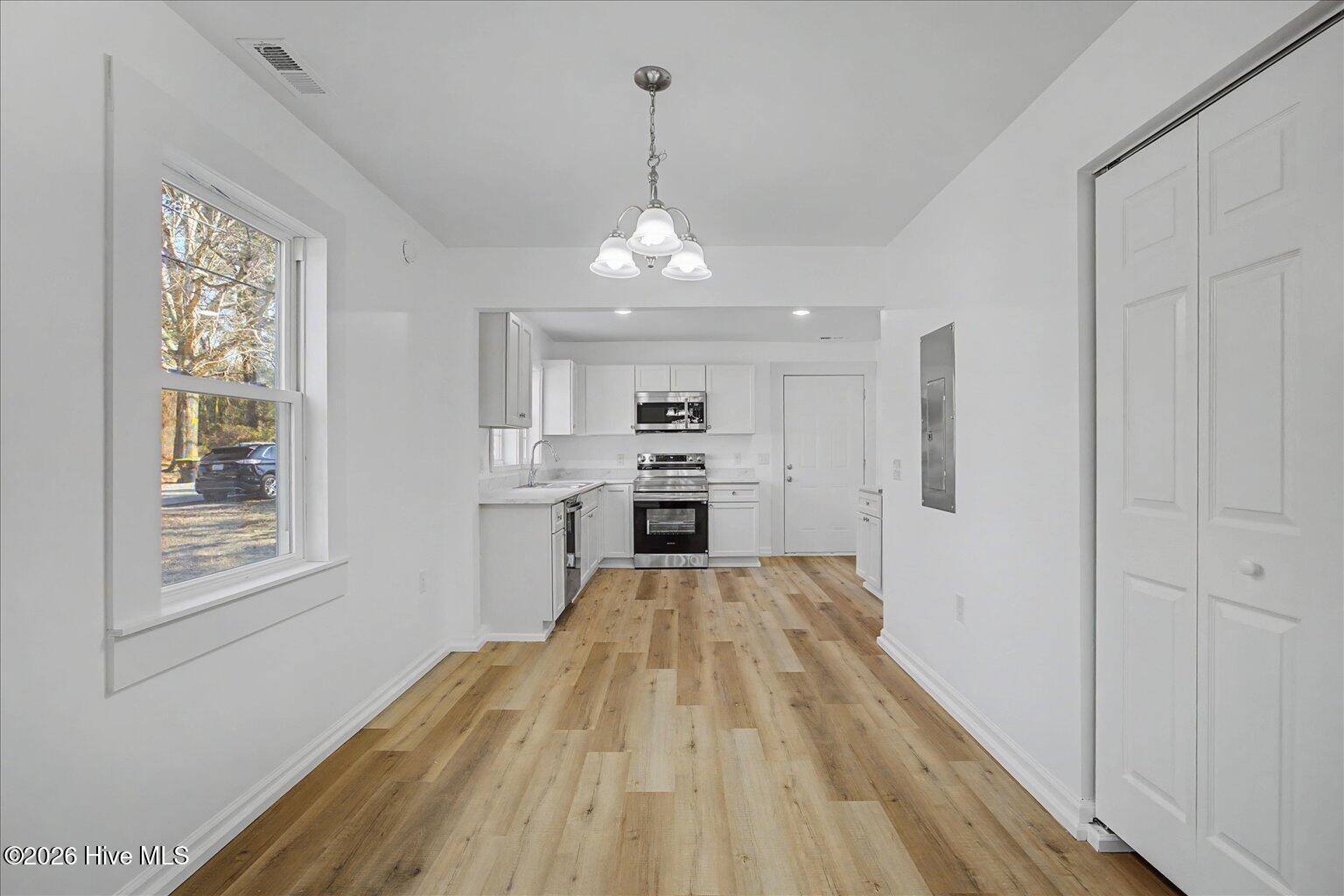 100554181 | Photo 11