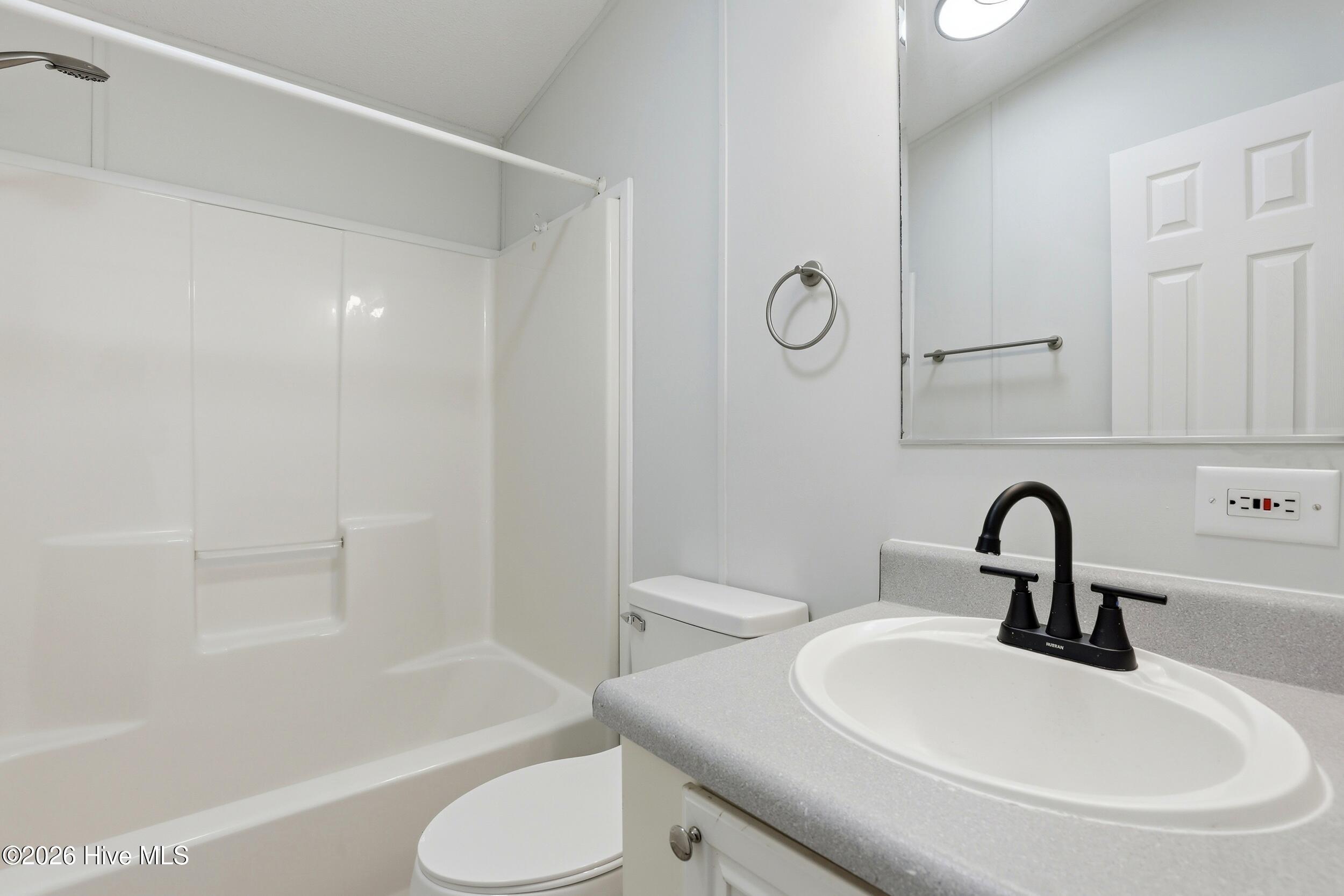 100556681 | Photo 24