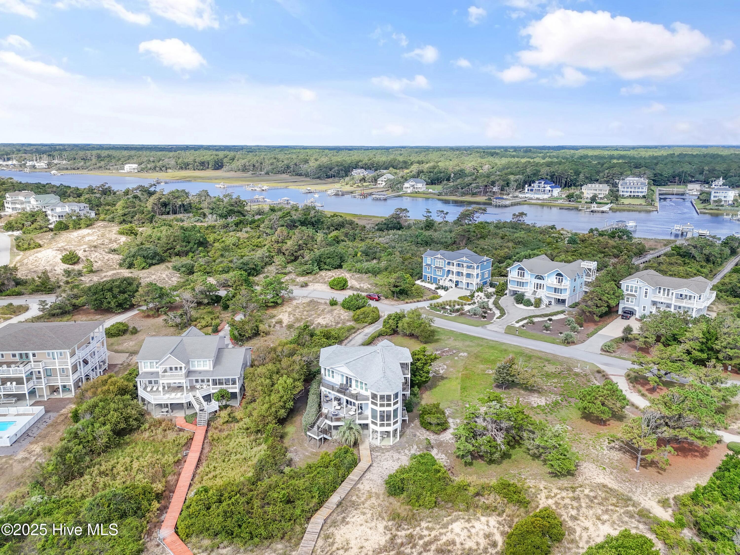 100536702 | Photo 134