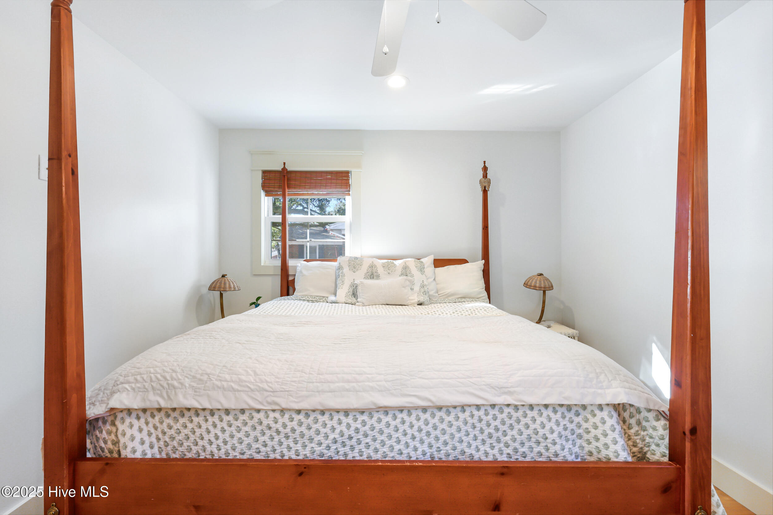 100545776 | Photo 18