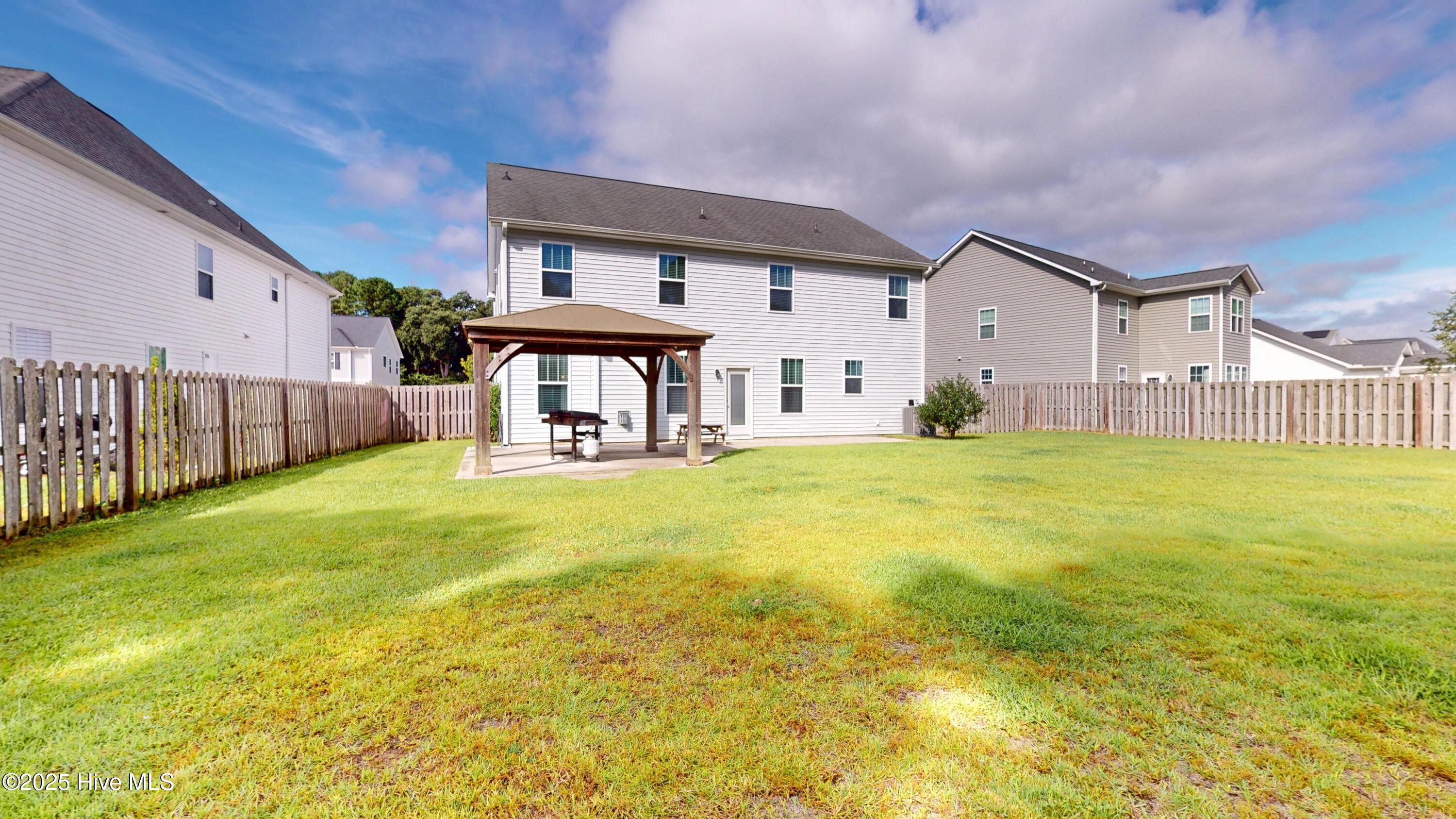 100526795 | Photo 72