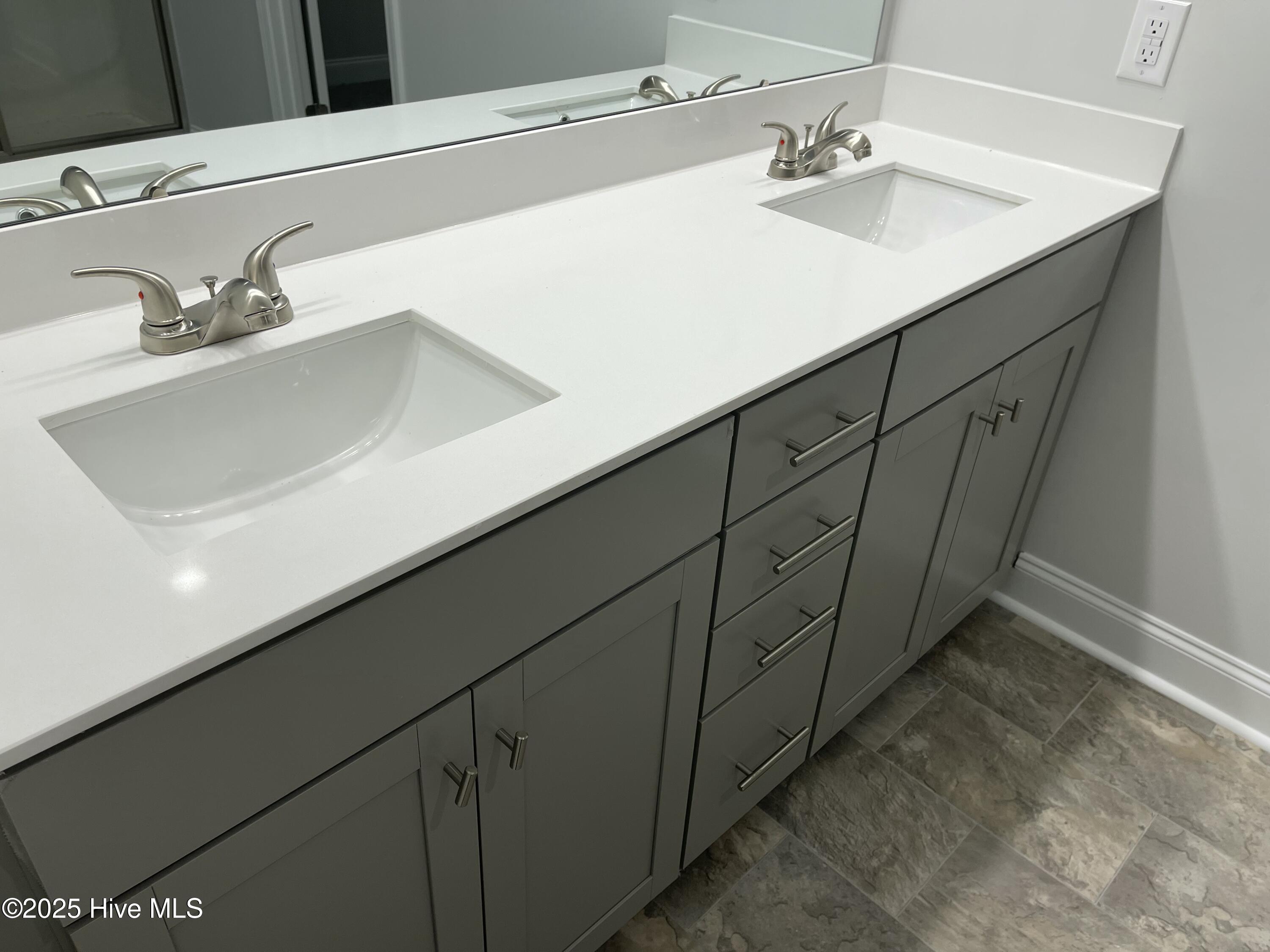 100514580 | Photo 39