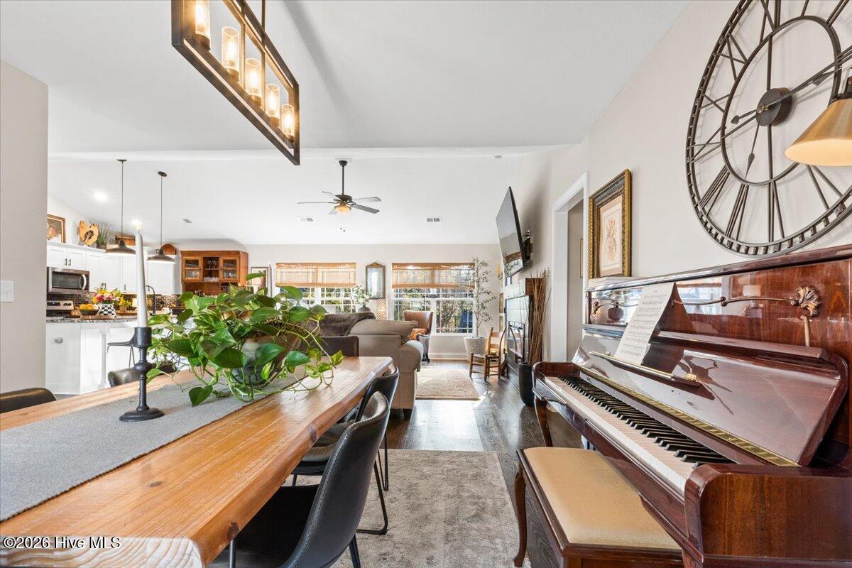 100548136 | Photo 14