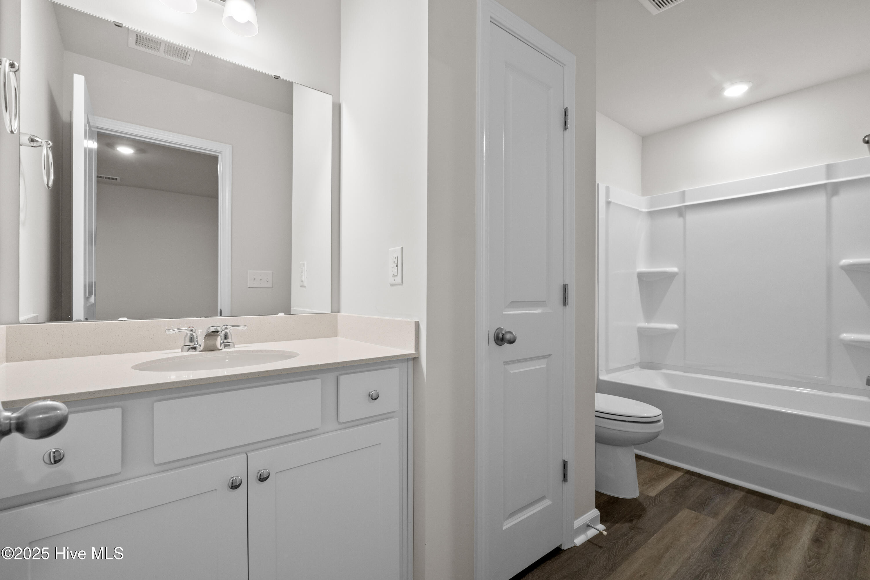 100514545 | Photo 19