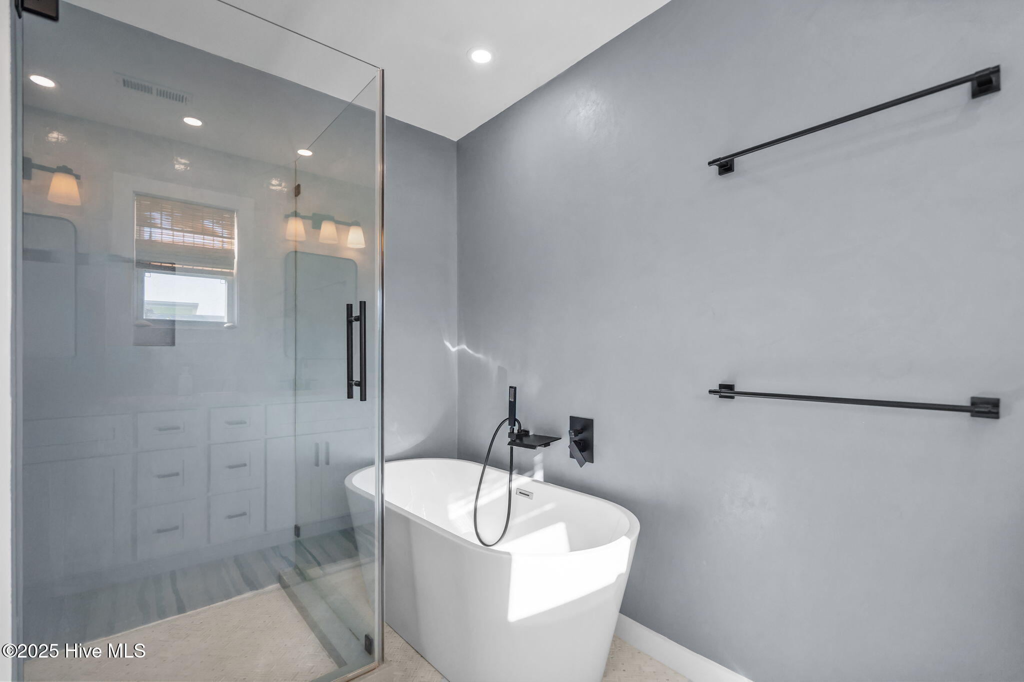 100541863 | Photo 29