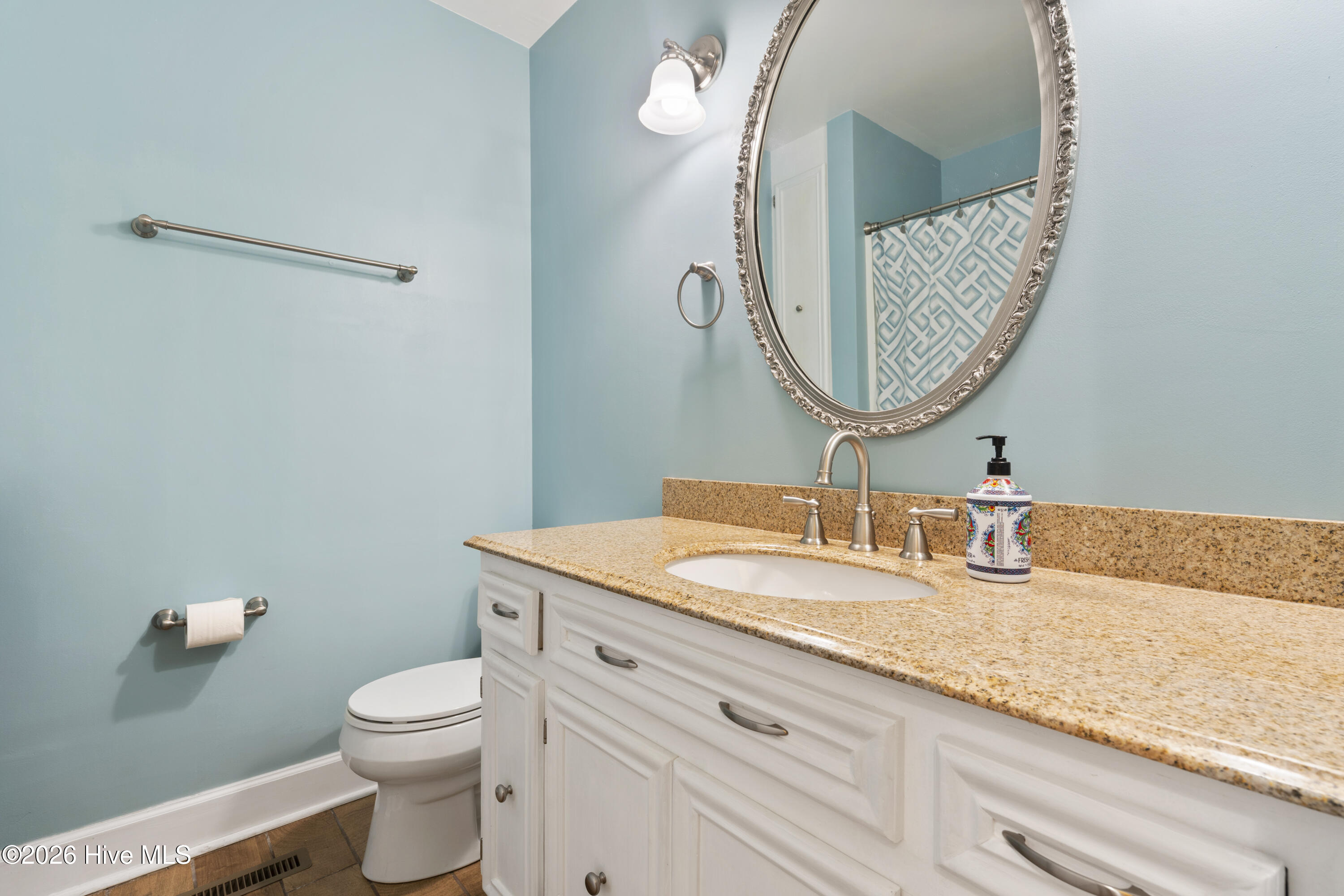 100549887 | Photo 44