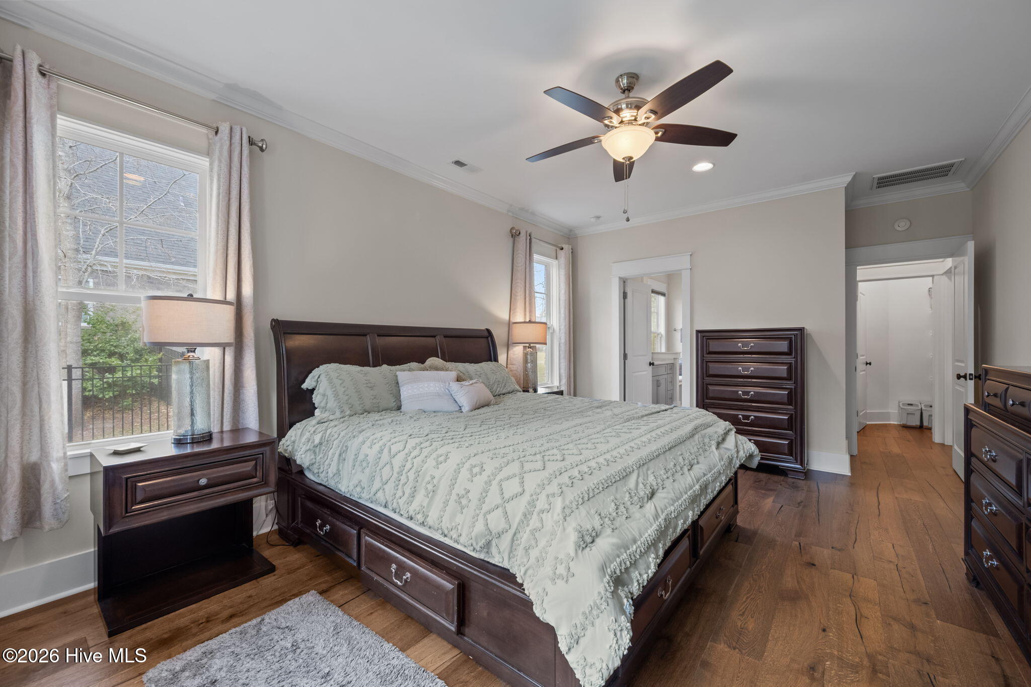 100562487 | Photo 25